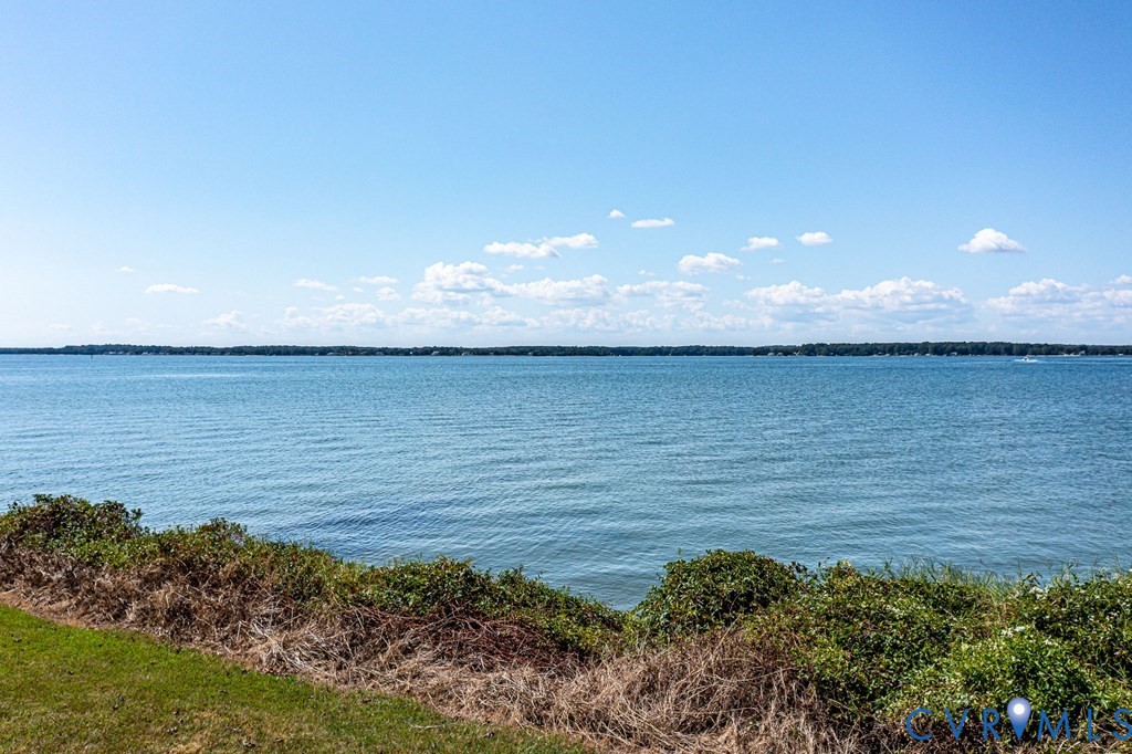 218 Fleeton Point Circle, Fleeton, Reedville, VA 22539