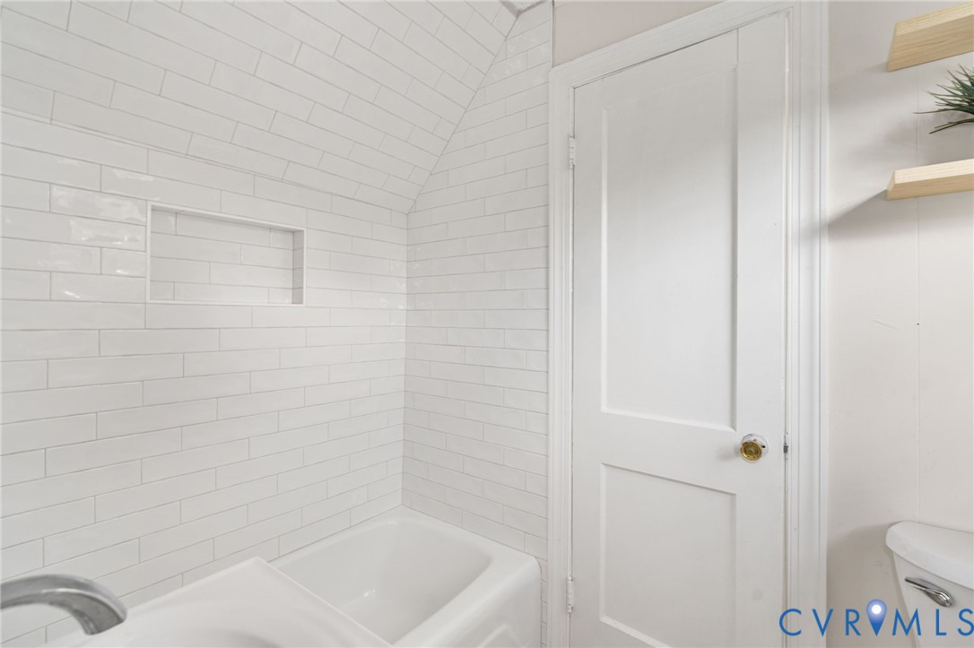 13321 W Patrick Henry Road, Doswell, VA 23047