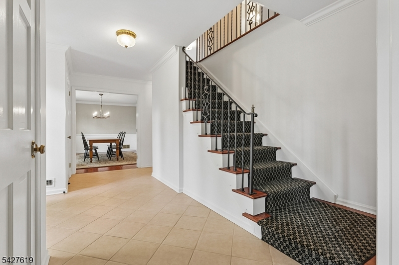 44 Londonderry Way, Summit, NJ 07901
