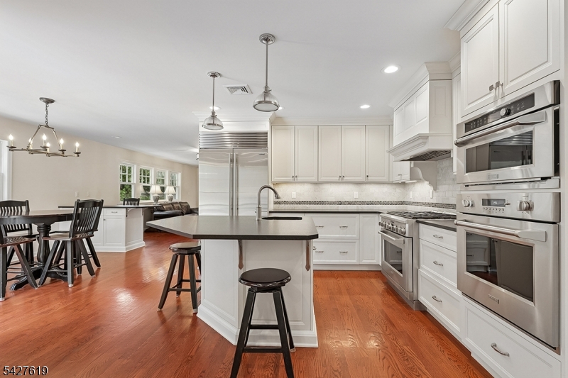 44 Londonderry Way, Summit, NJ 07901