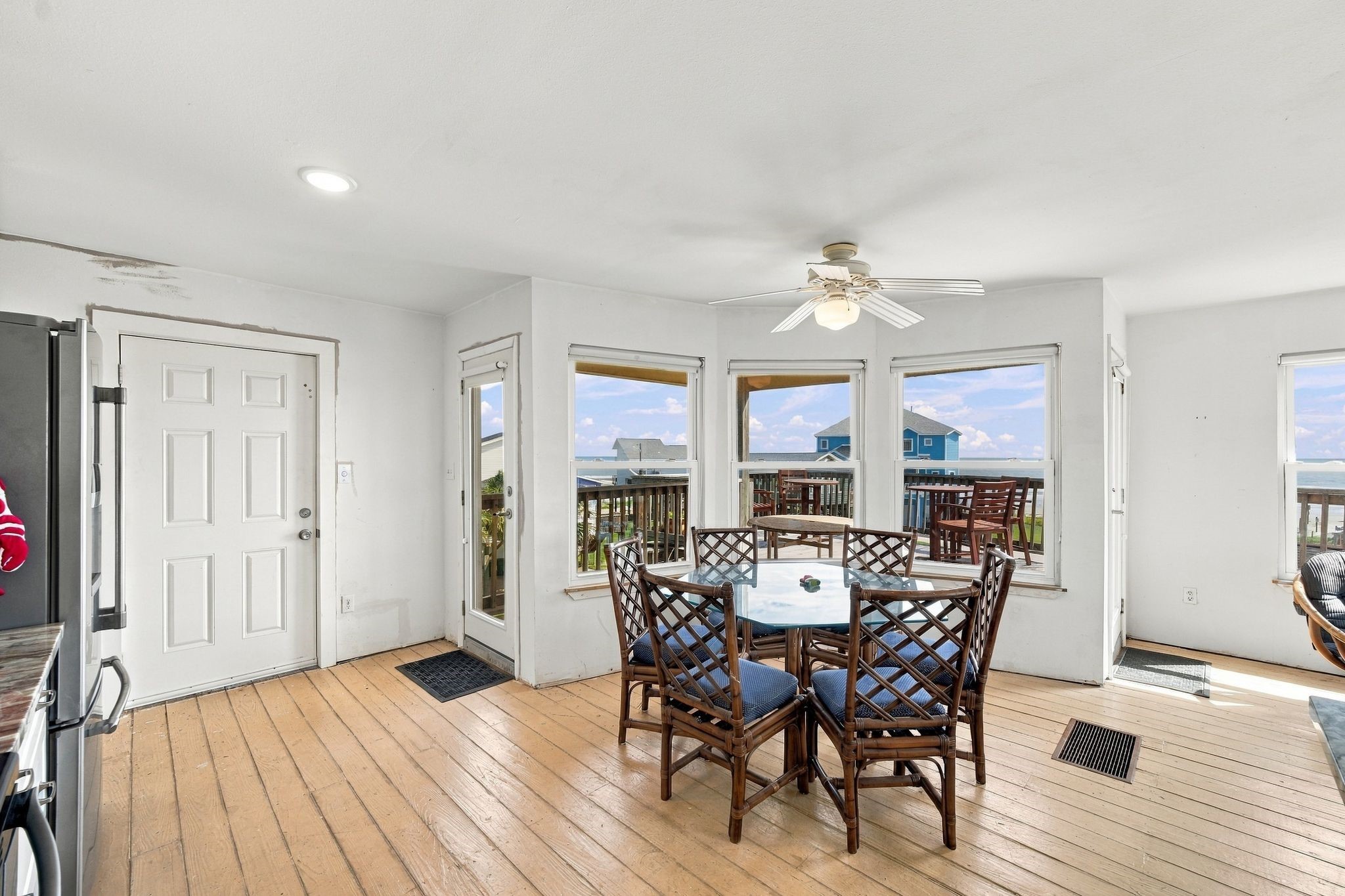 4214 Vista Road, Galveston, TX 77554