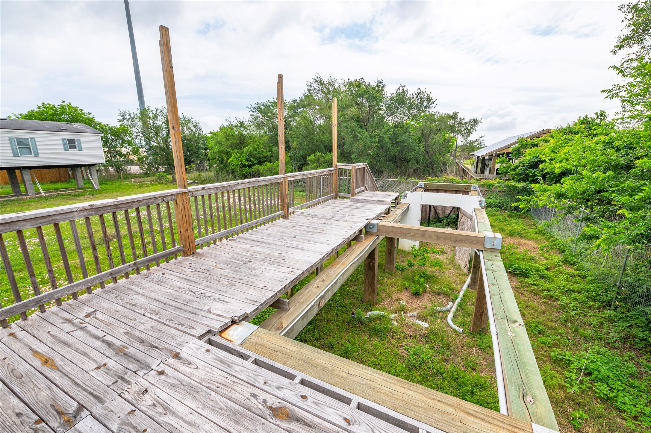 Semi constructed deck