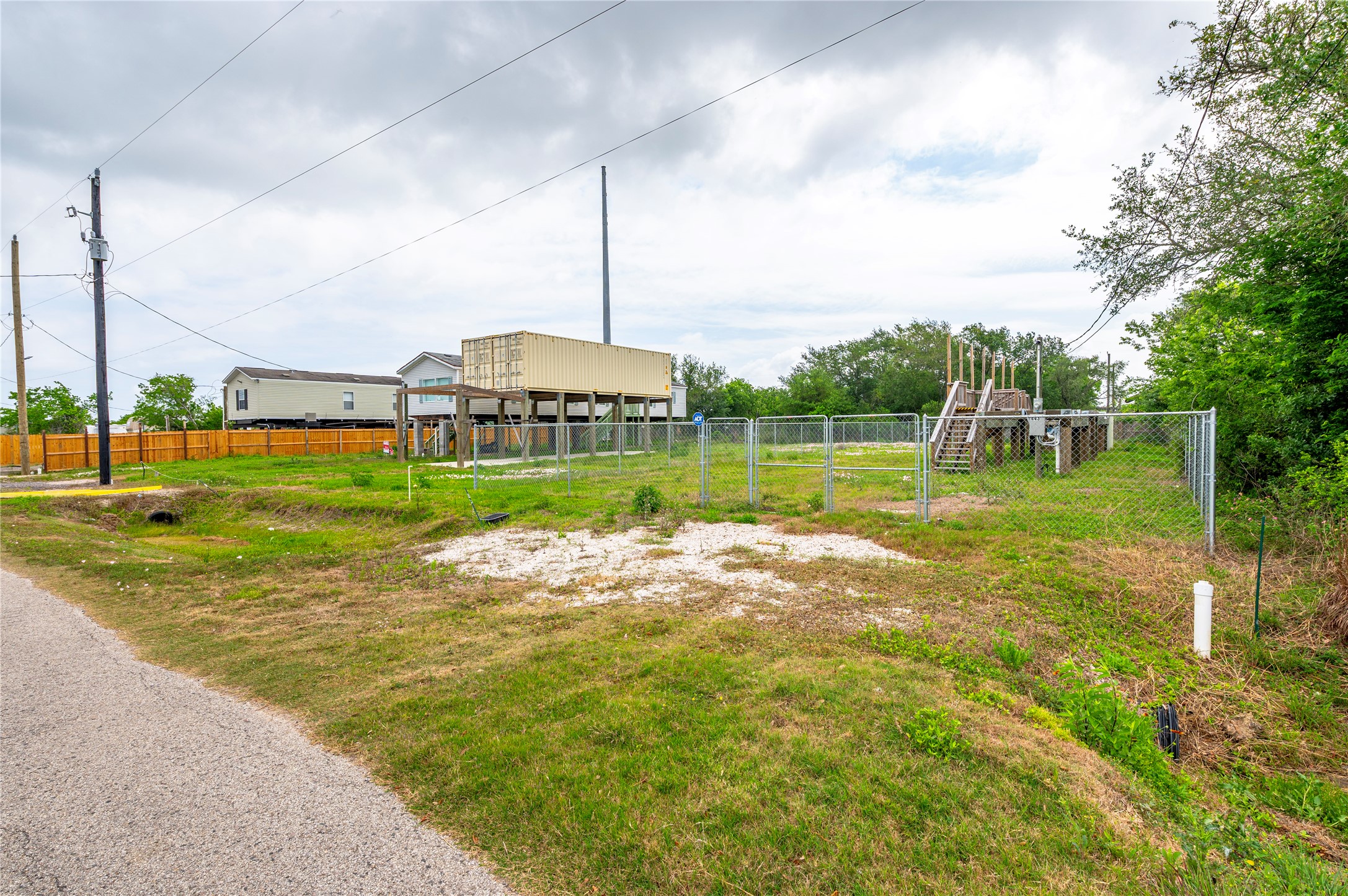 441-443 16th Street, San Leon, TX 77539 441-443 16th Street, San Leon, TX 77539