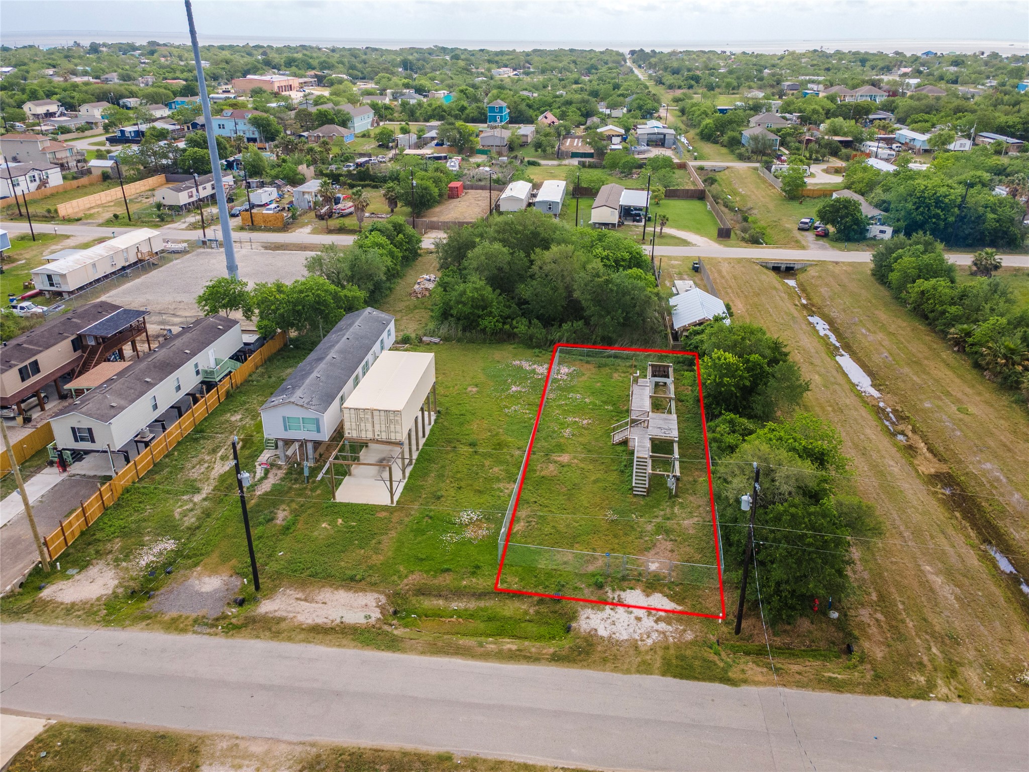 441-443 16th Street, San Leon, TX 77539 441-443 16th Street, San Leon, TX 77539