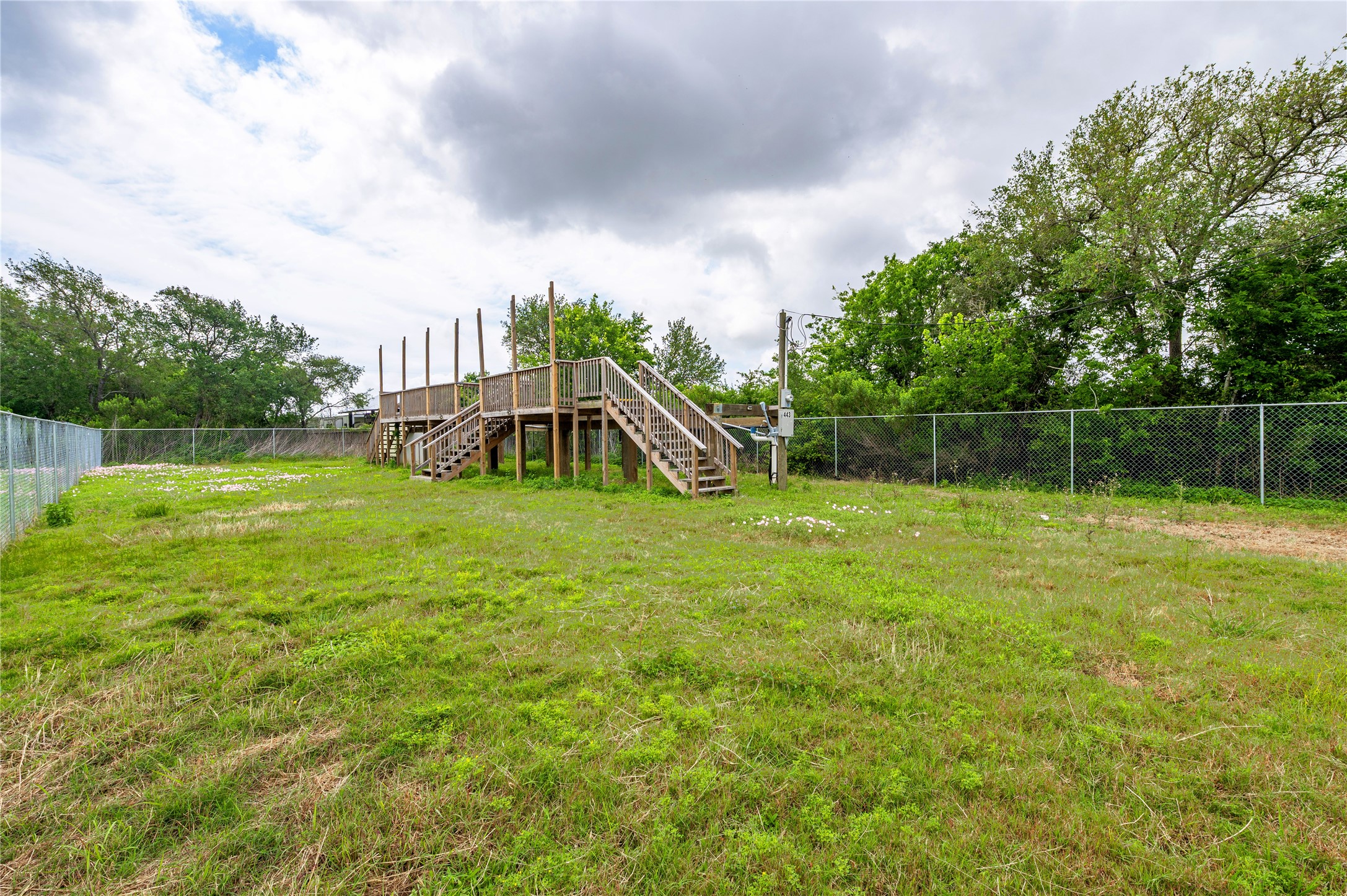 441-443 16th Street, San Leon, TX 77539 441-443 16th Street, San Leon, TX 77539