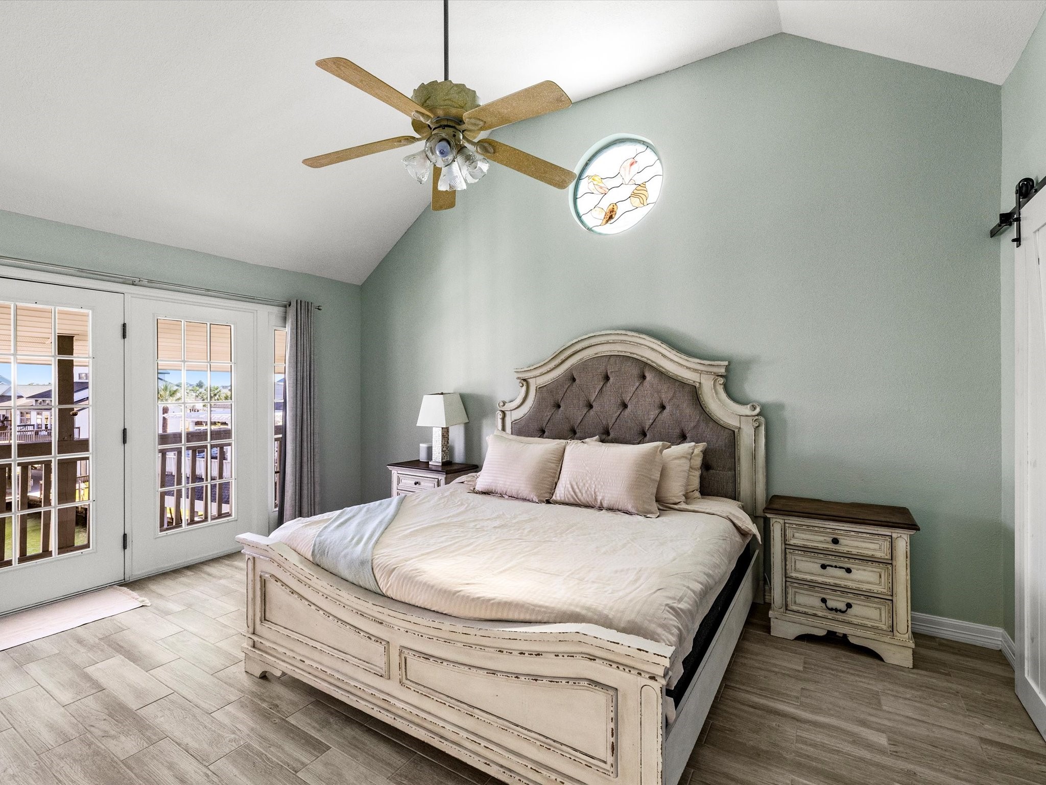 334 Paradise Drive, Tiki Island, TX 77554
