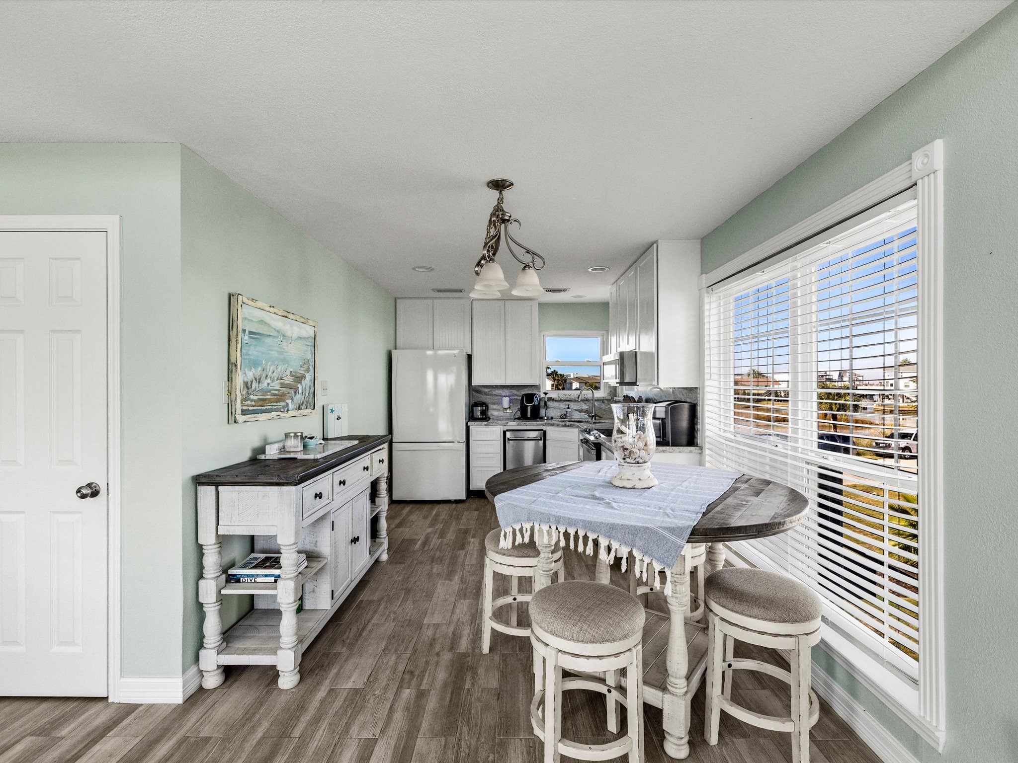 334 Paradise Drive, Tiki Island, TX 77554
