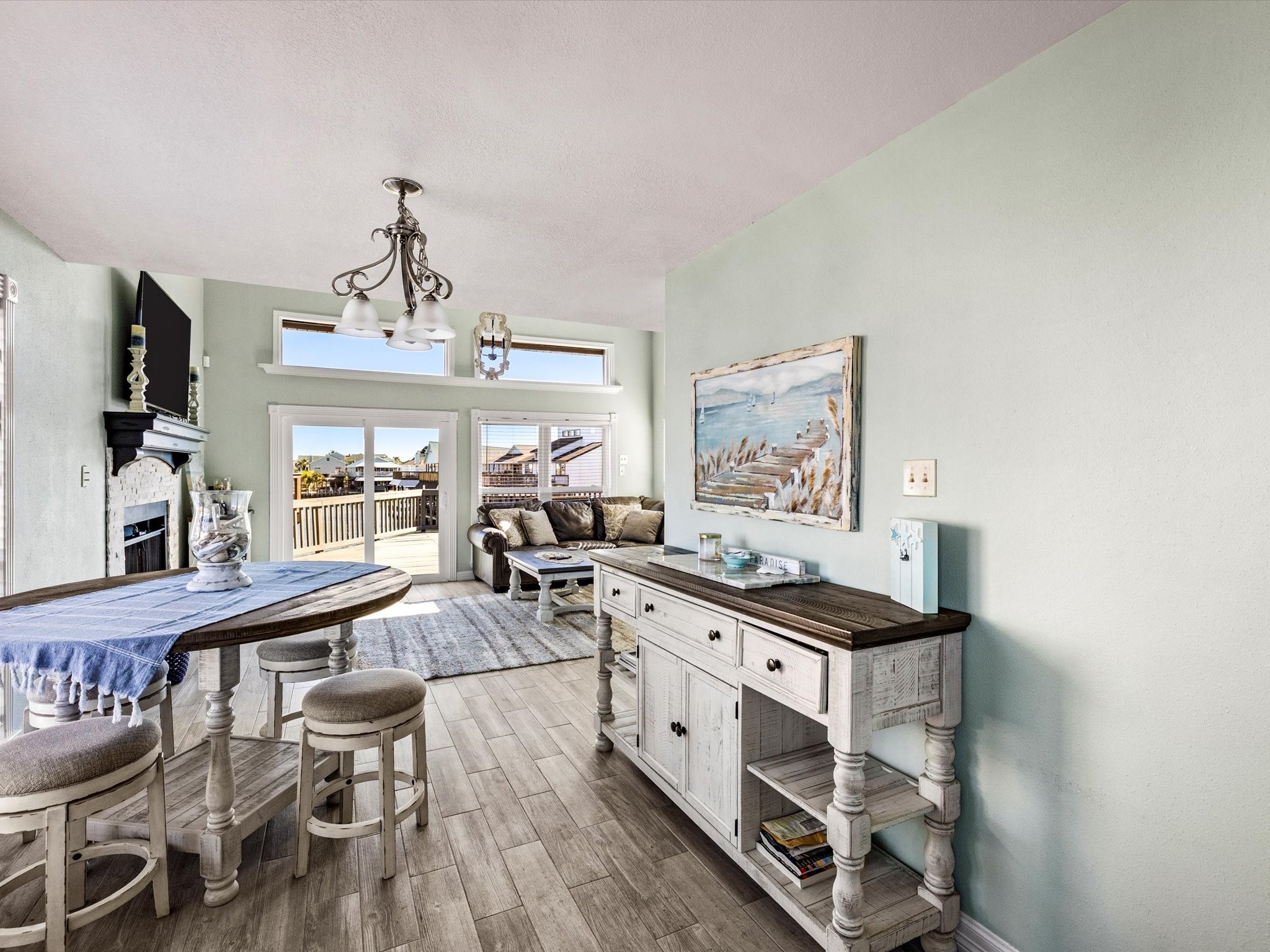 334 Paradise Drive, Tiki Island, TX 77554
