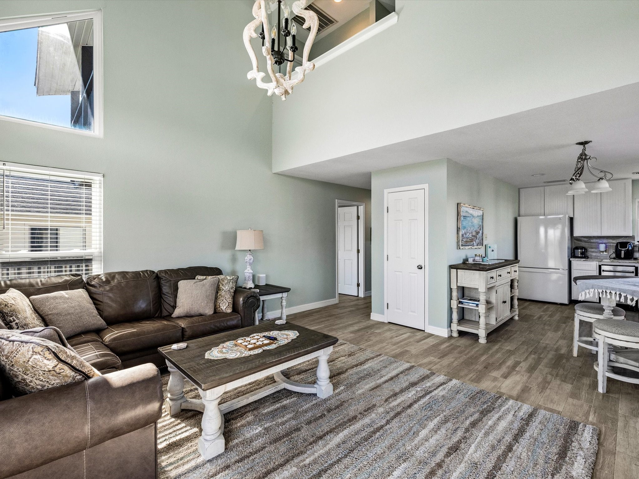334 Paradise Drive, Tiki Island, TX 77554