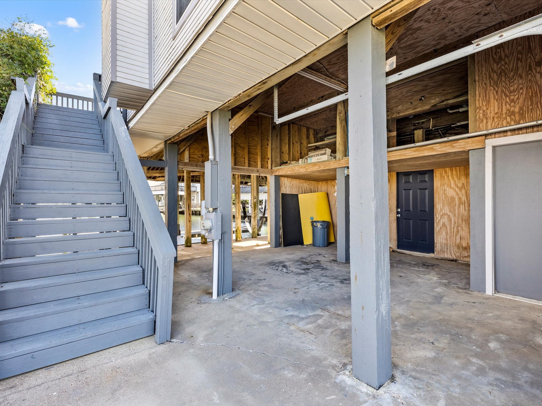 334 Paradise Drive, Tiki Island, TX 77554