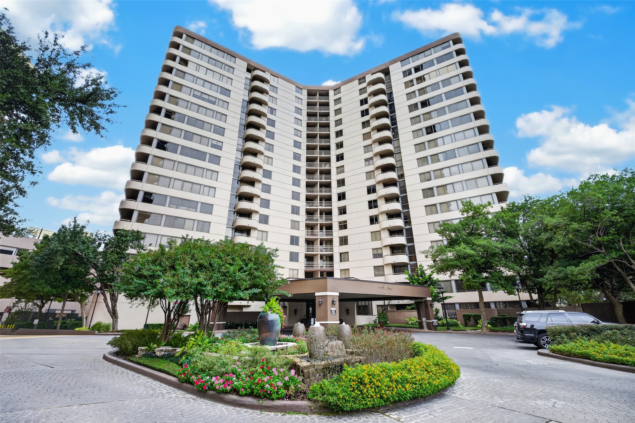 Welcome to 3525 Sage Rd! Location Location! Come see your new home conveniently located in the heart of the Galleria area Welcome to 3525 Sage Rd! Location Location! Come see your new home conveniently located in the heart of the Galleria area