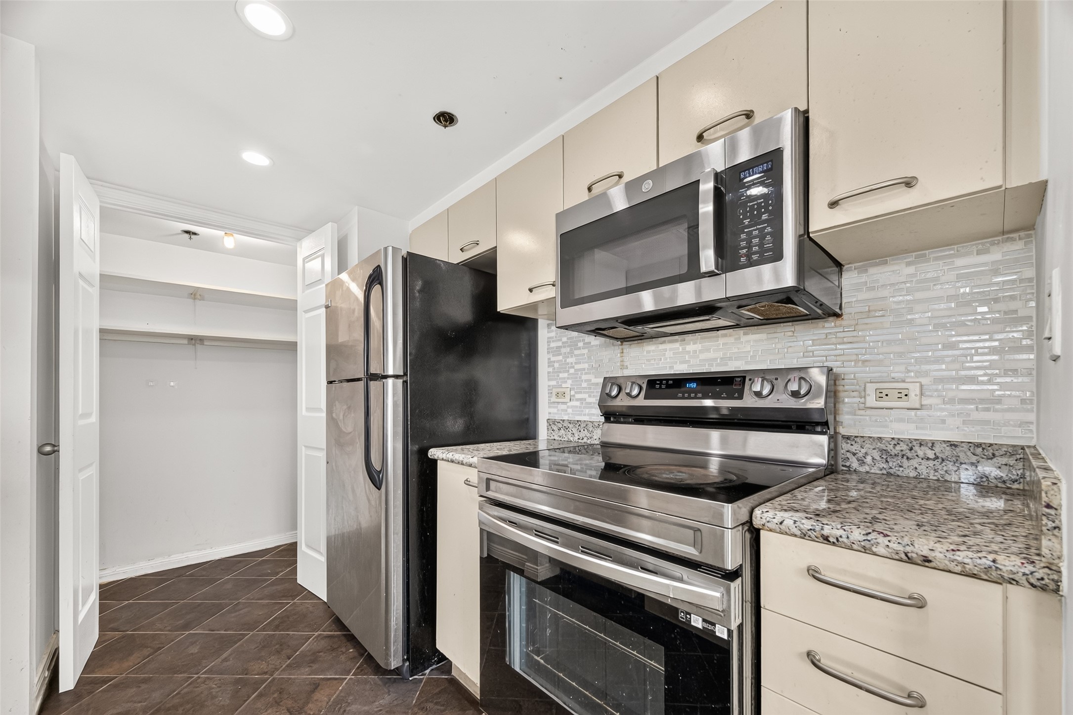 3525 Sage Road, #704, Houston, TX 77056