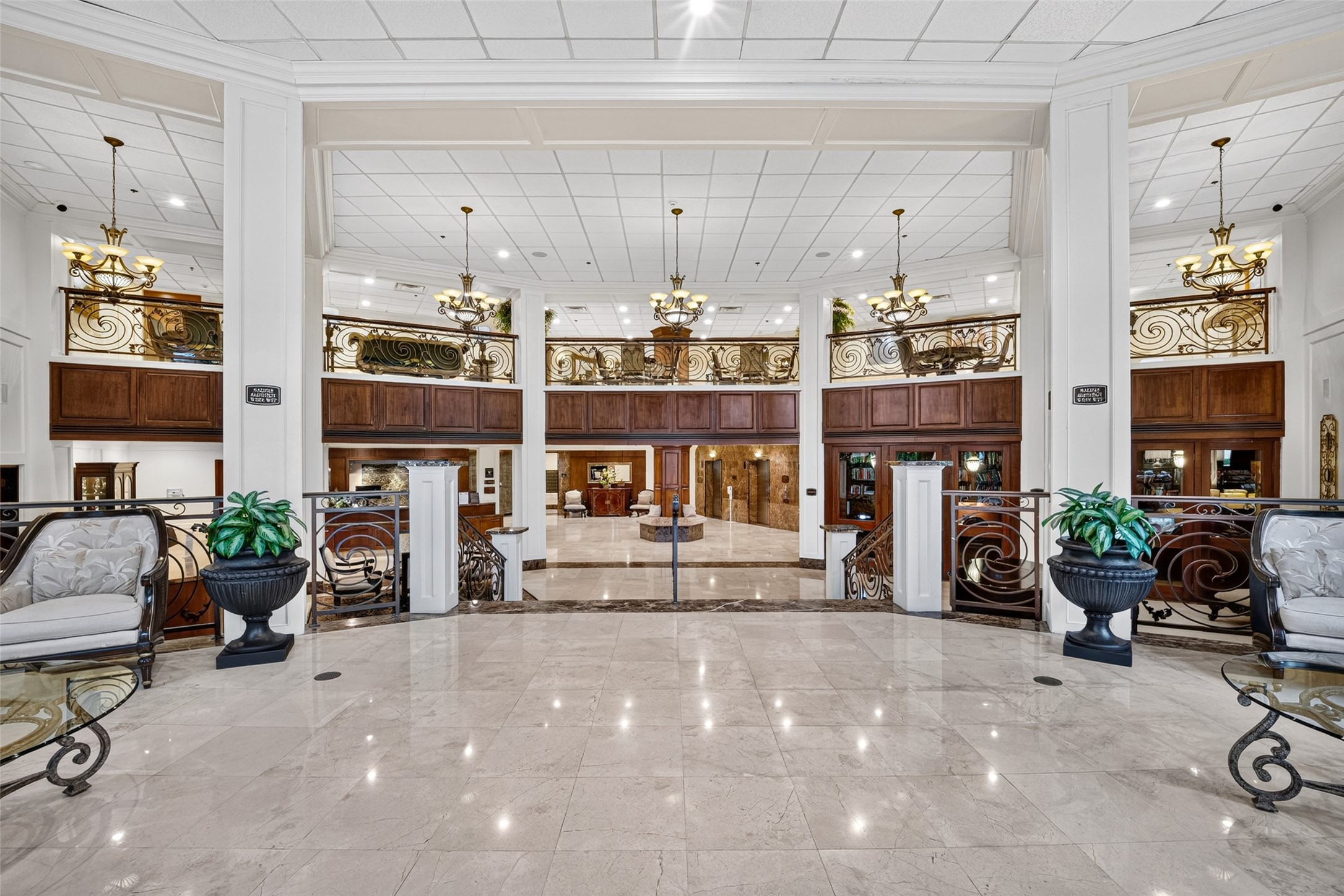 Gorgeous & welcoming lobby once you enter the building! Gorgeous & welcoming lobby once you enter the building!