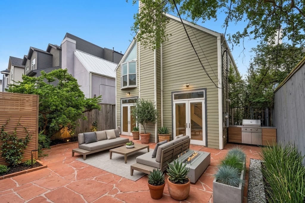 Large backyard, digitally staged.