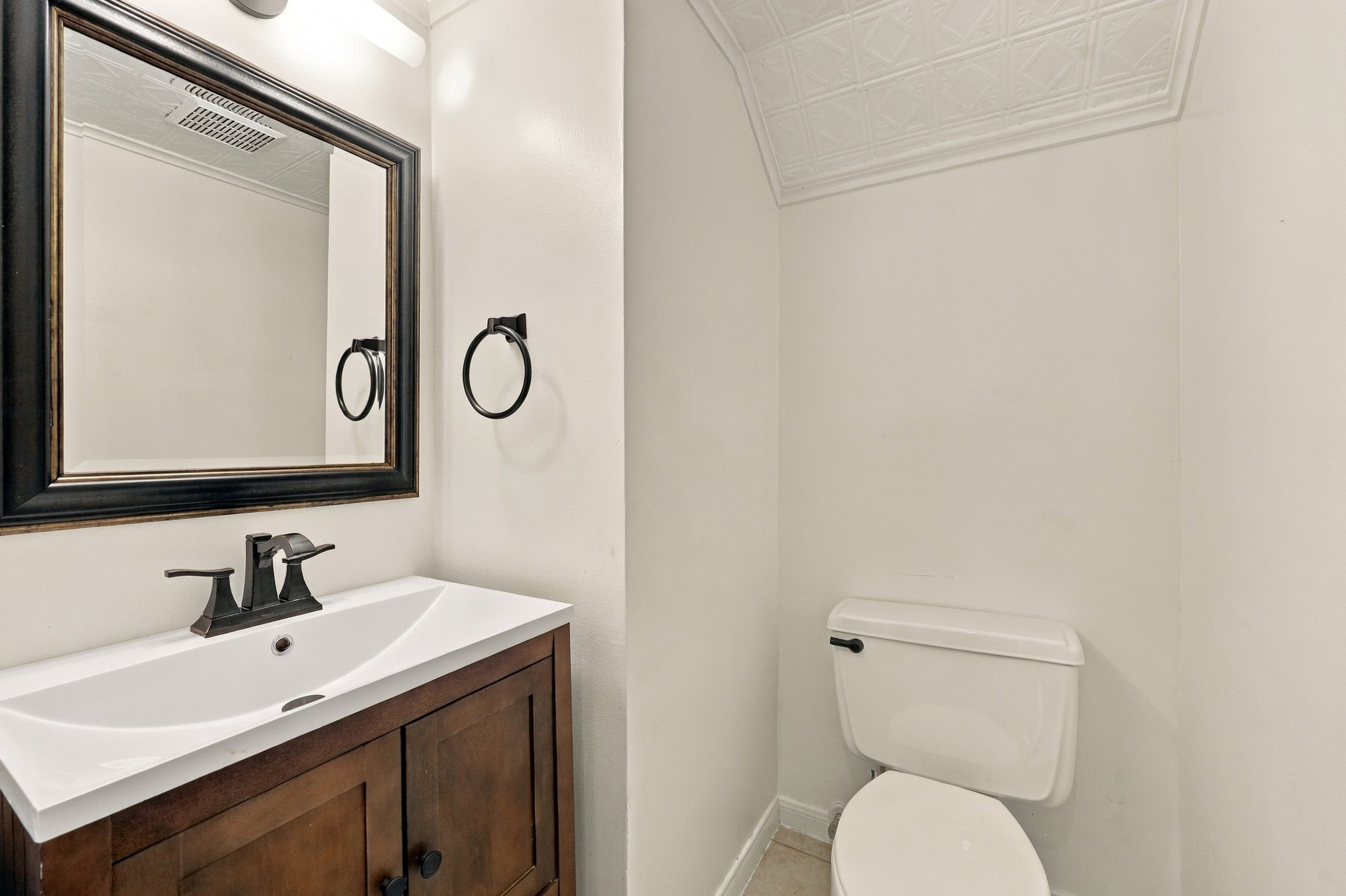 1st Floor: Half Bath.