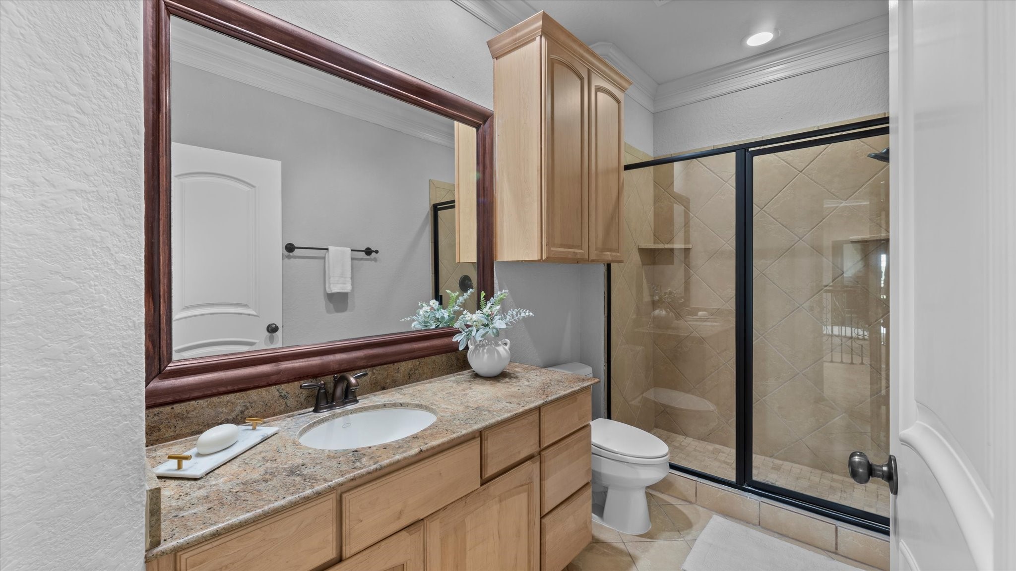 Full en-suite bathroom with shower attached to the 3rd upstairs bedroom.