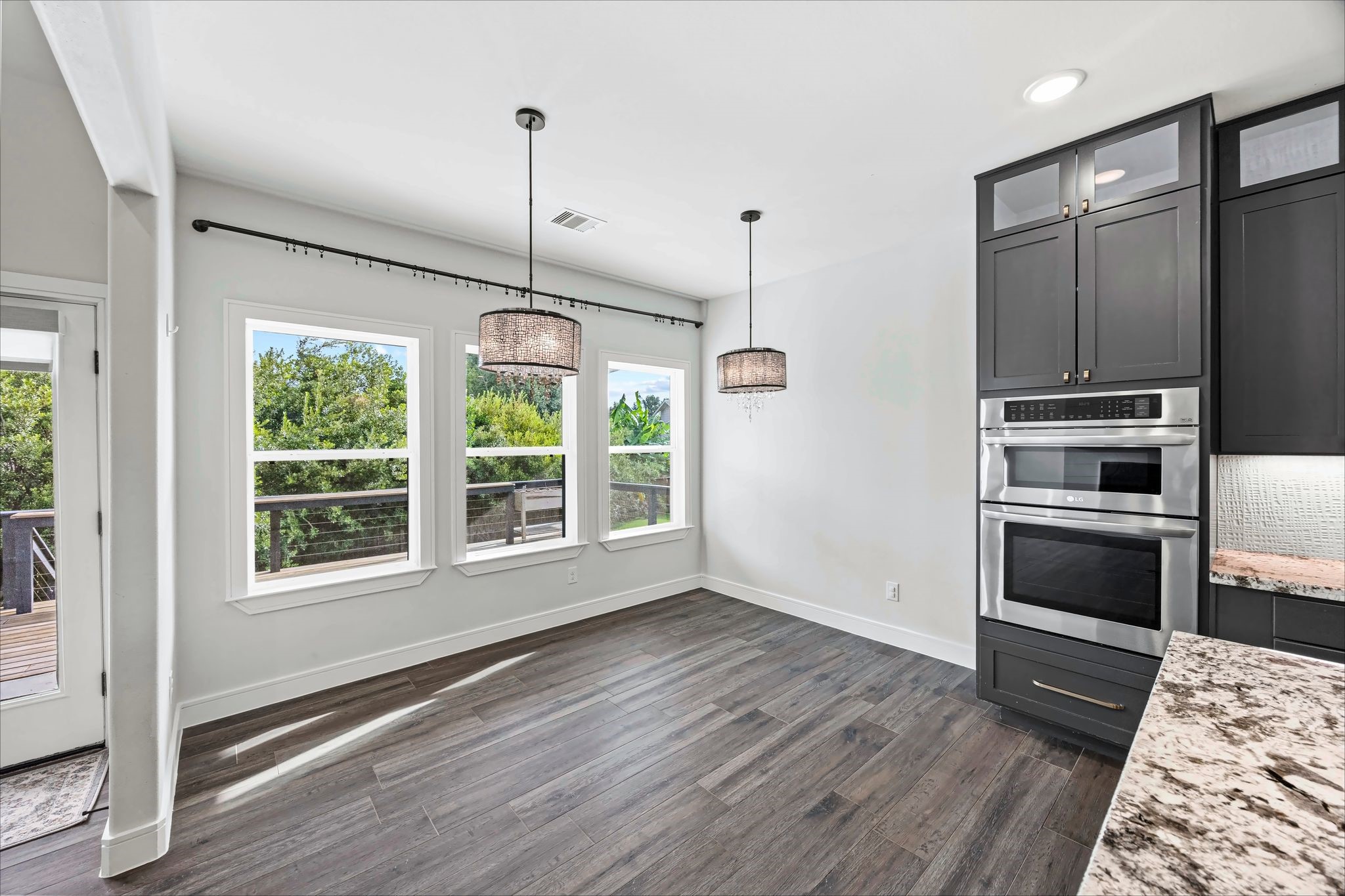 87 Dawns Edge Drive, Montgomery, TX 77356