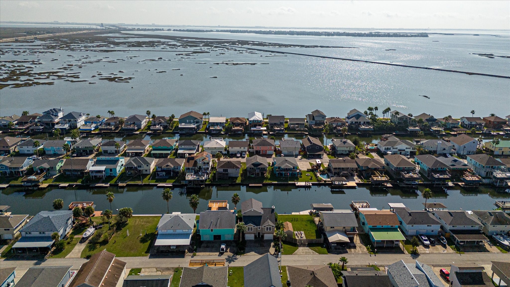 1095 Redfish Street, Bayou Vista, TX 77563