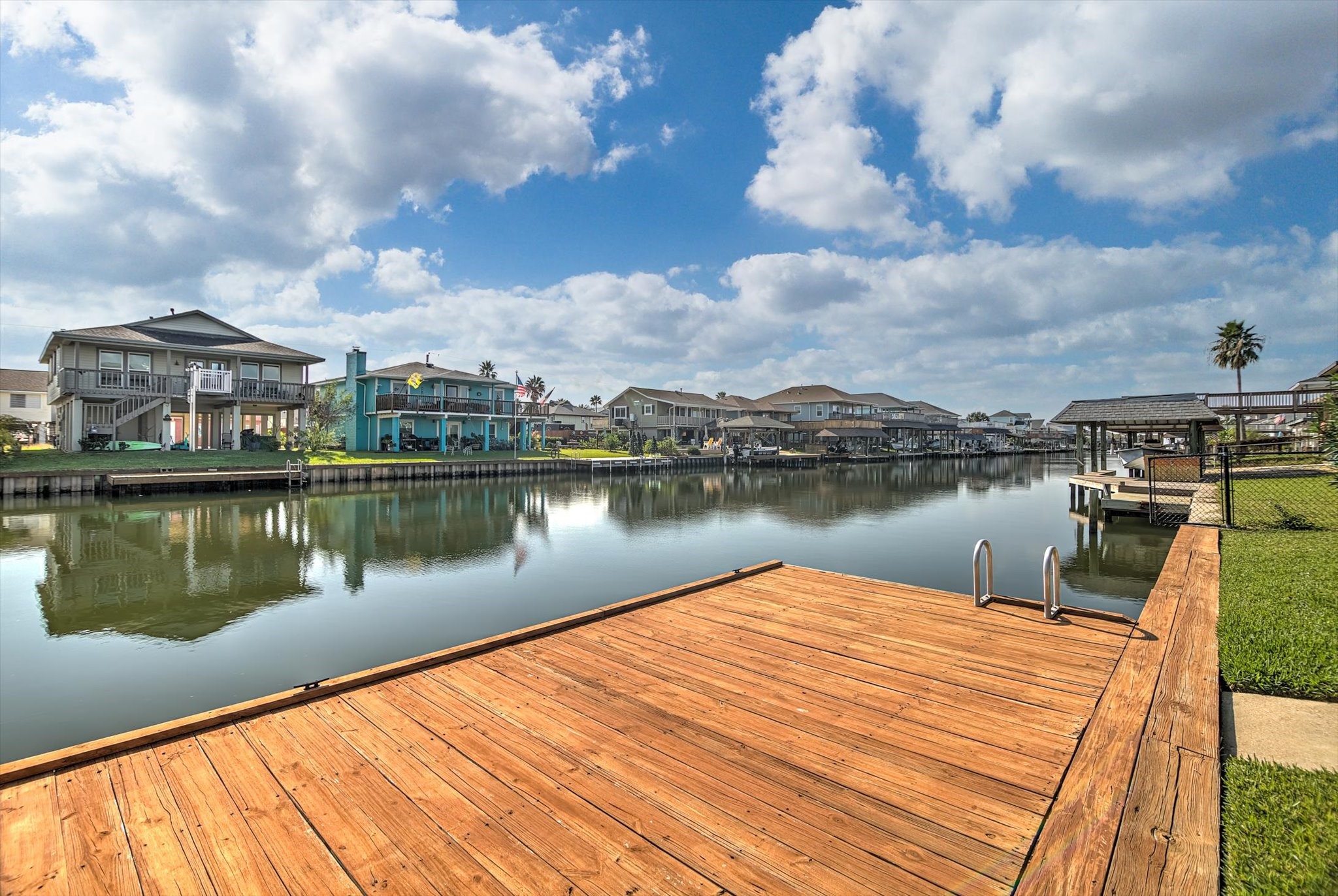 1095 Redfish Street, Bayou Vista, TX 77563