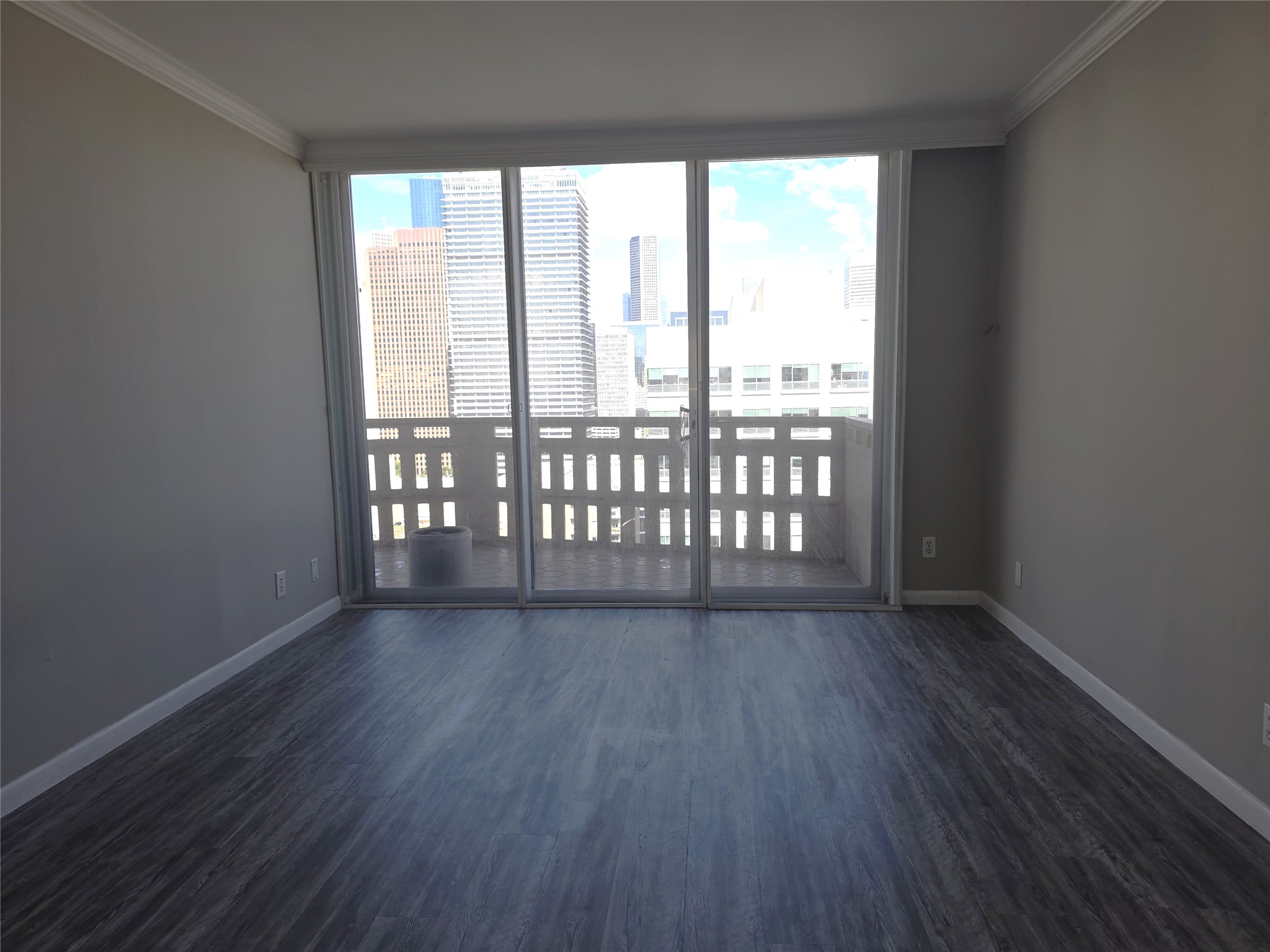 Bedroom with noise cancellation window screen