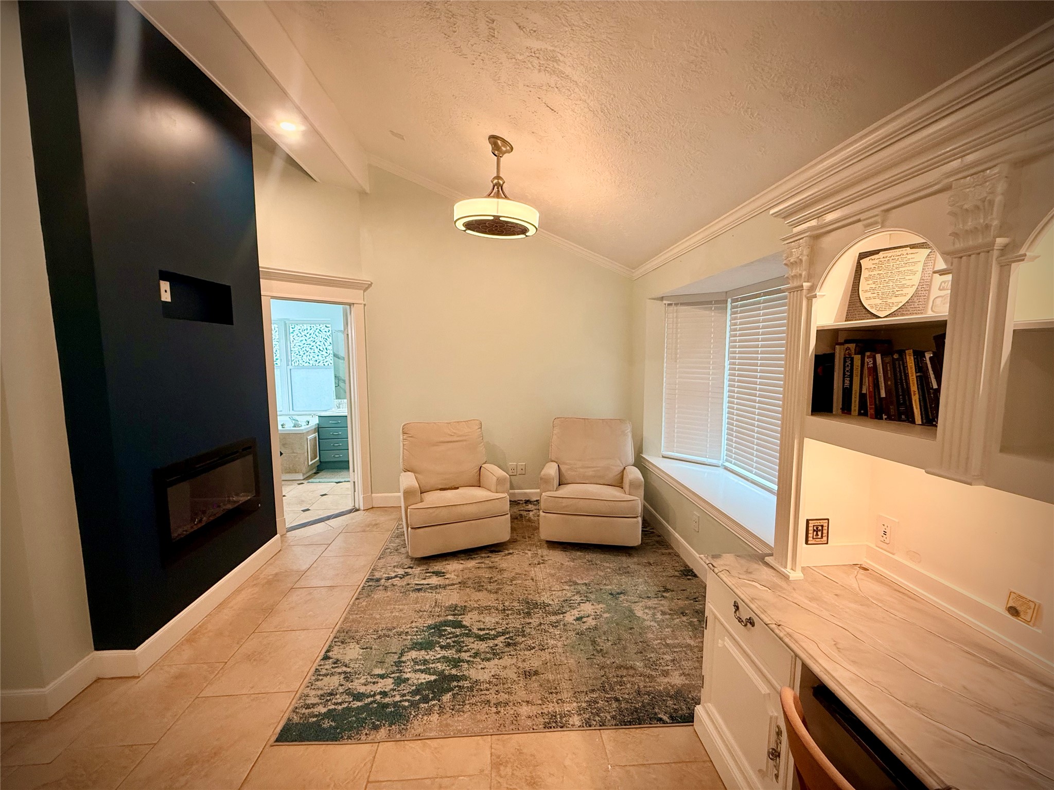 Primary Suite with siitting area