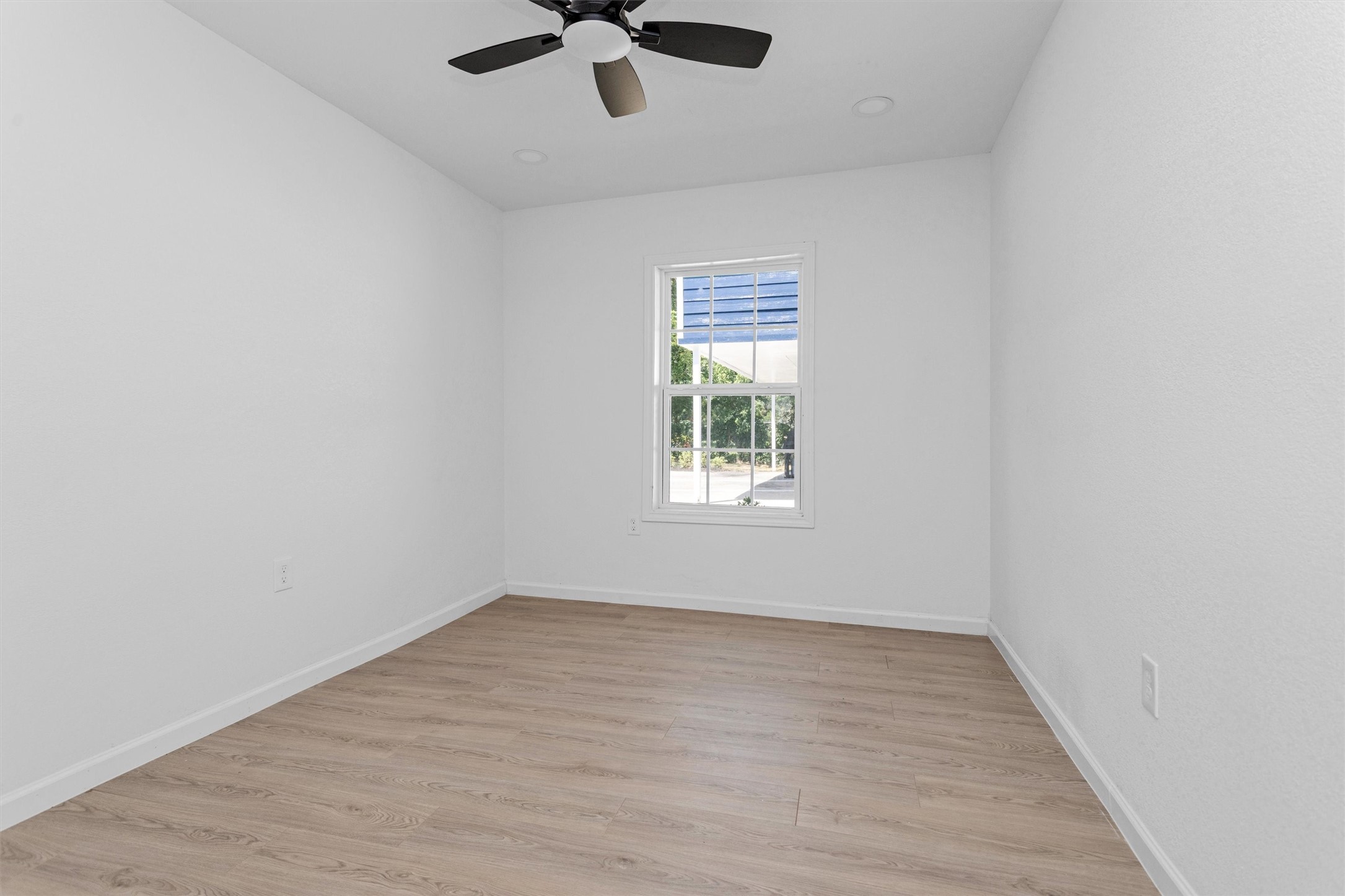 unit A room 4