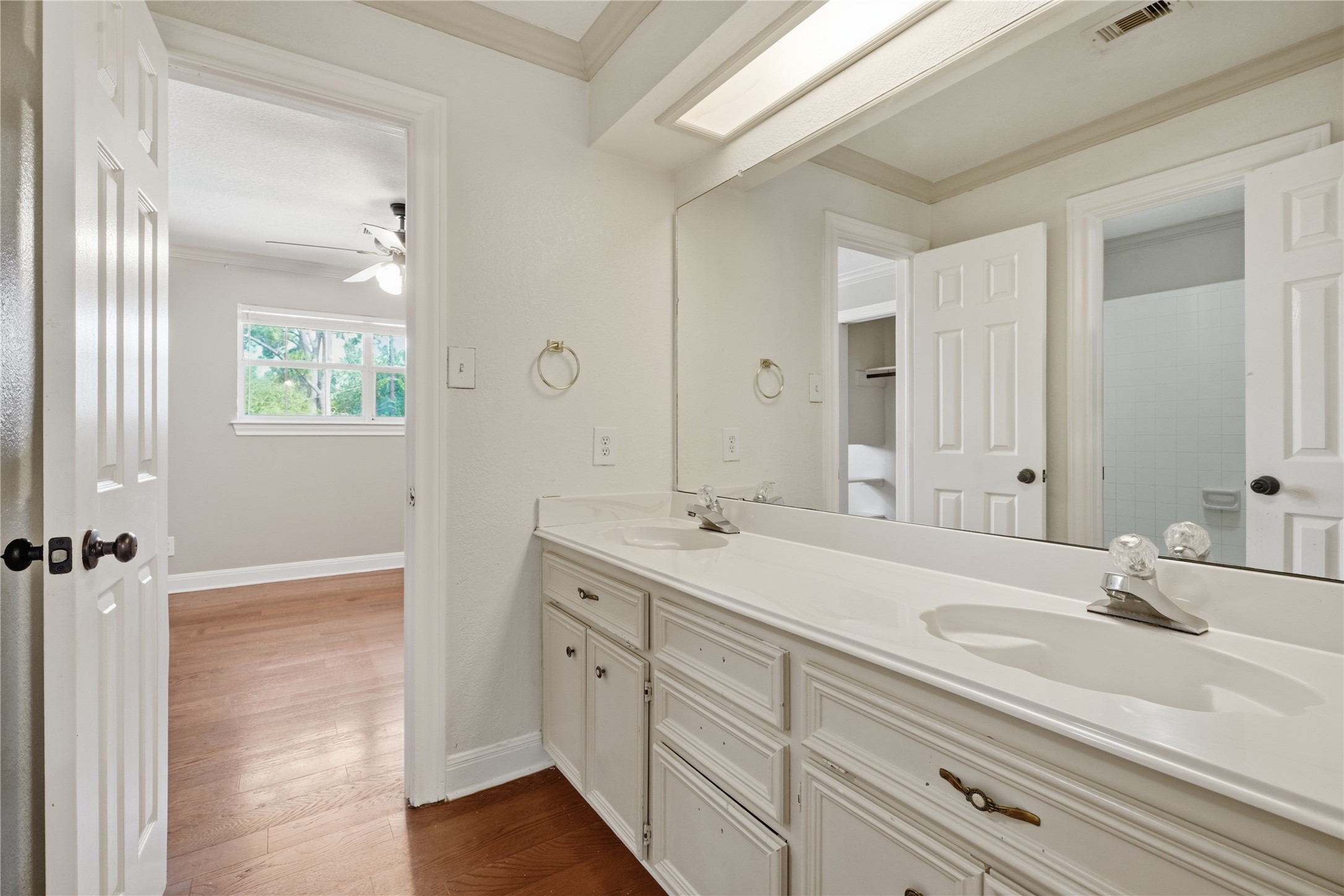 Jack and Jill Bath