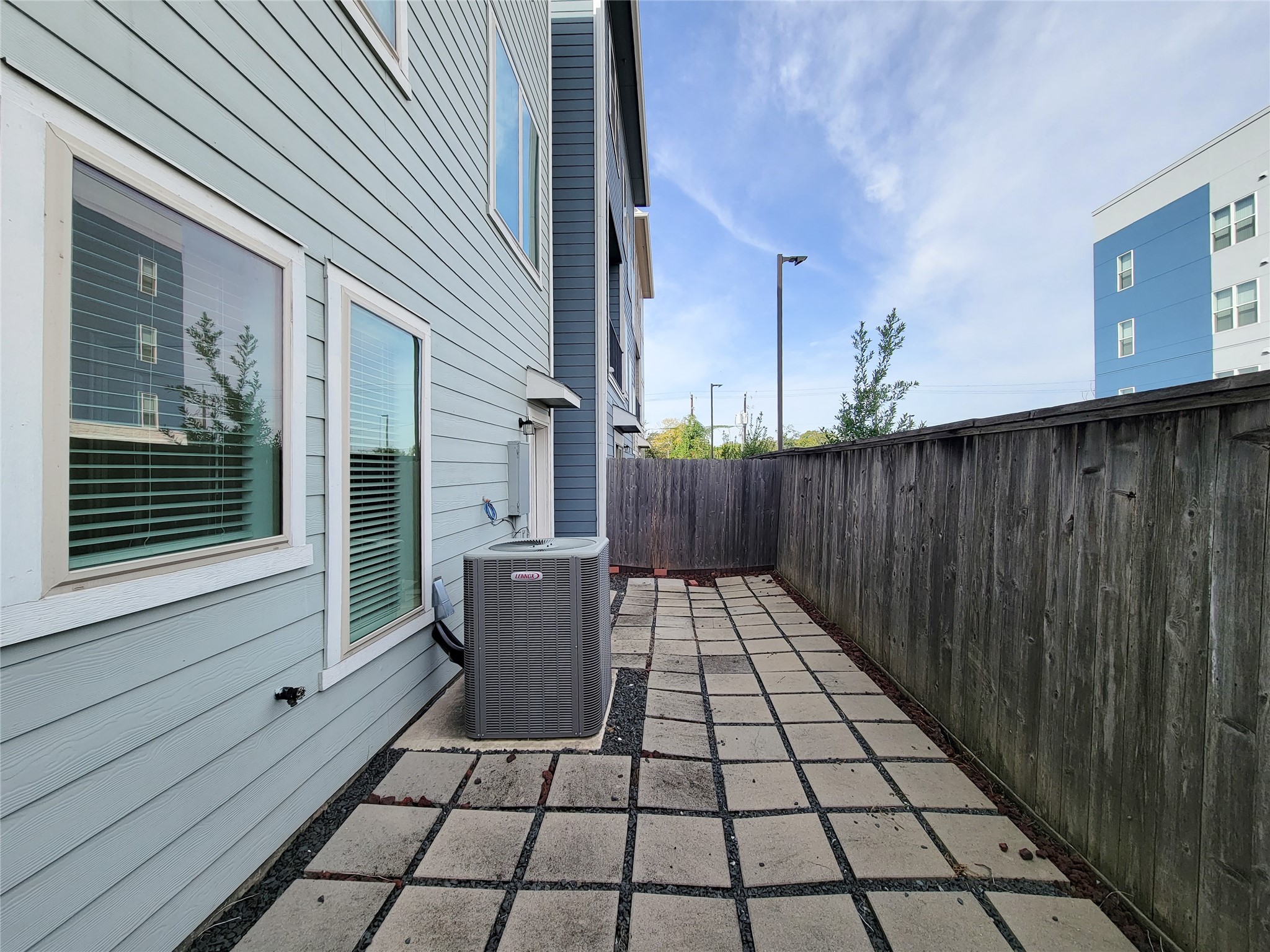 11022 Mikula Drive, Houston, TX 77043
