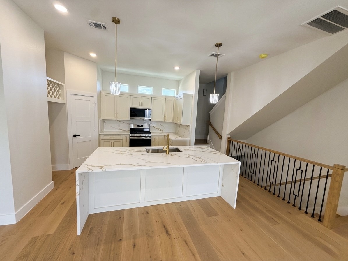 102 Sylvester Road, #C, Houston, TX 77009