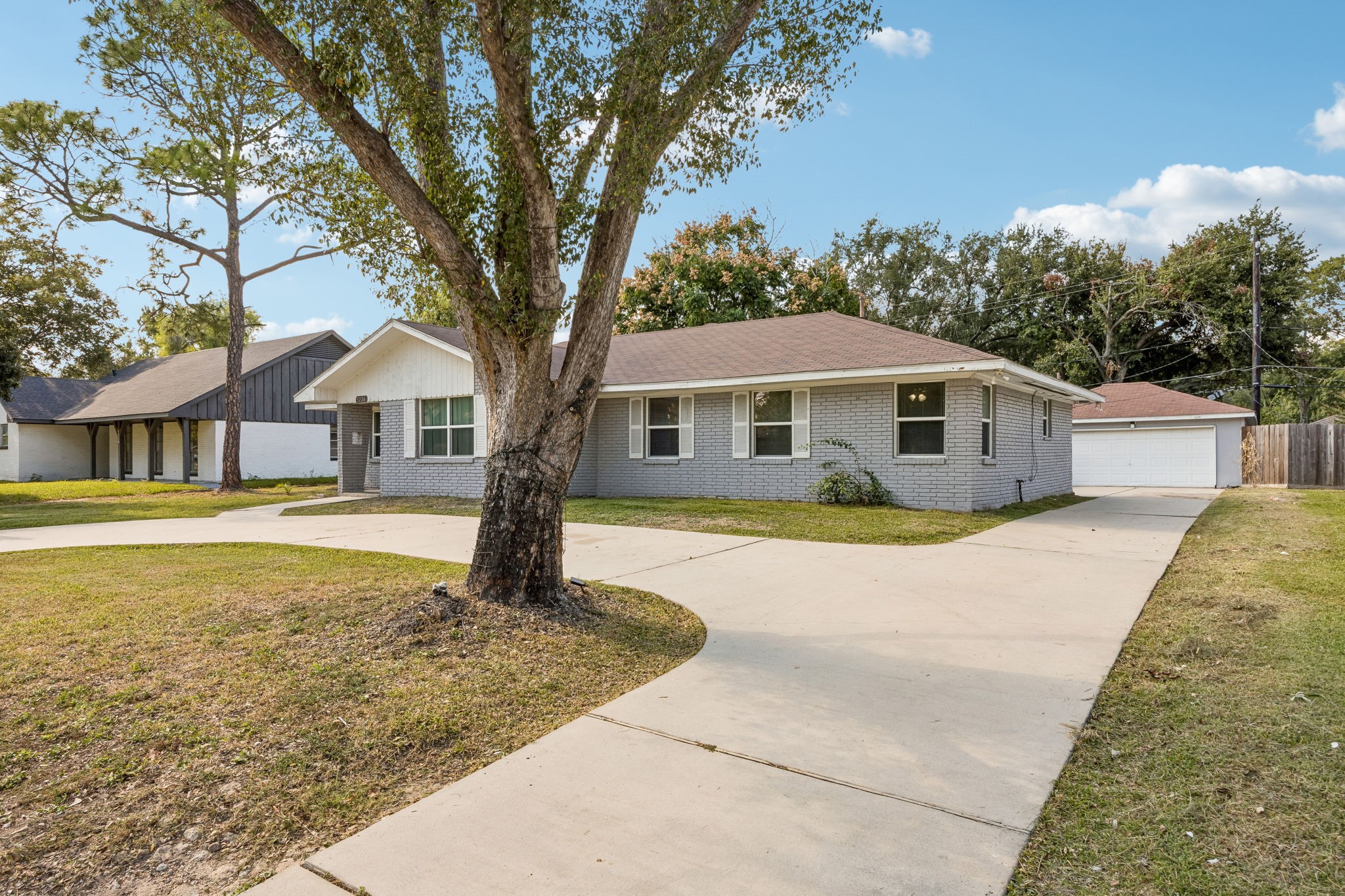 5226 W Bellfort Avenue, Houston, TX 77035