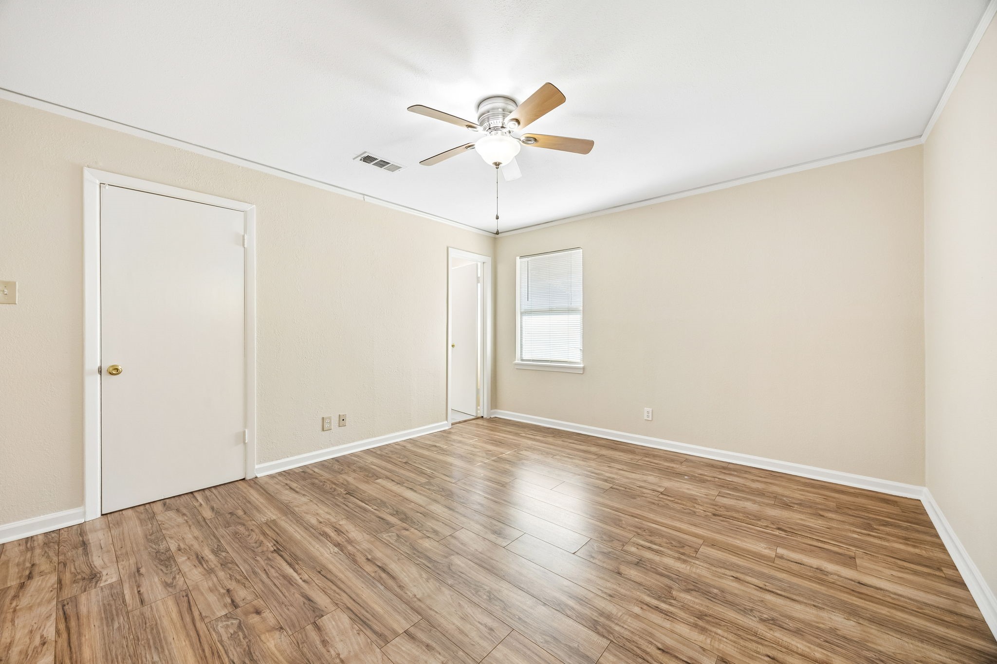 5226 W Bellfort Avenue, Houston, TX 77035