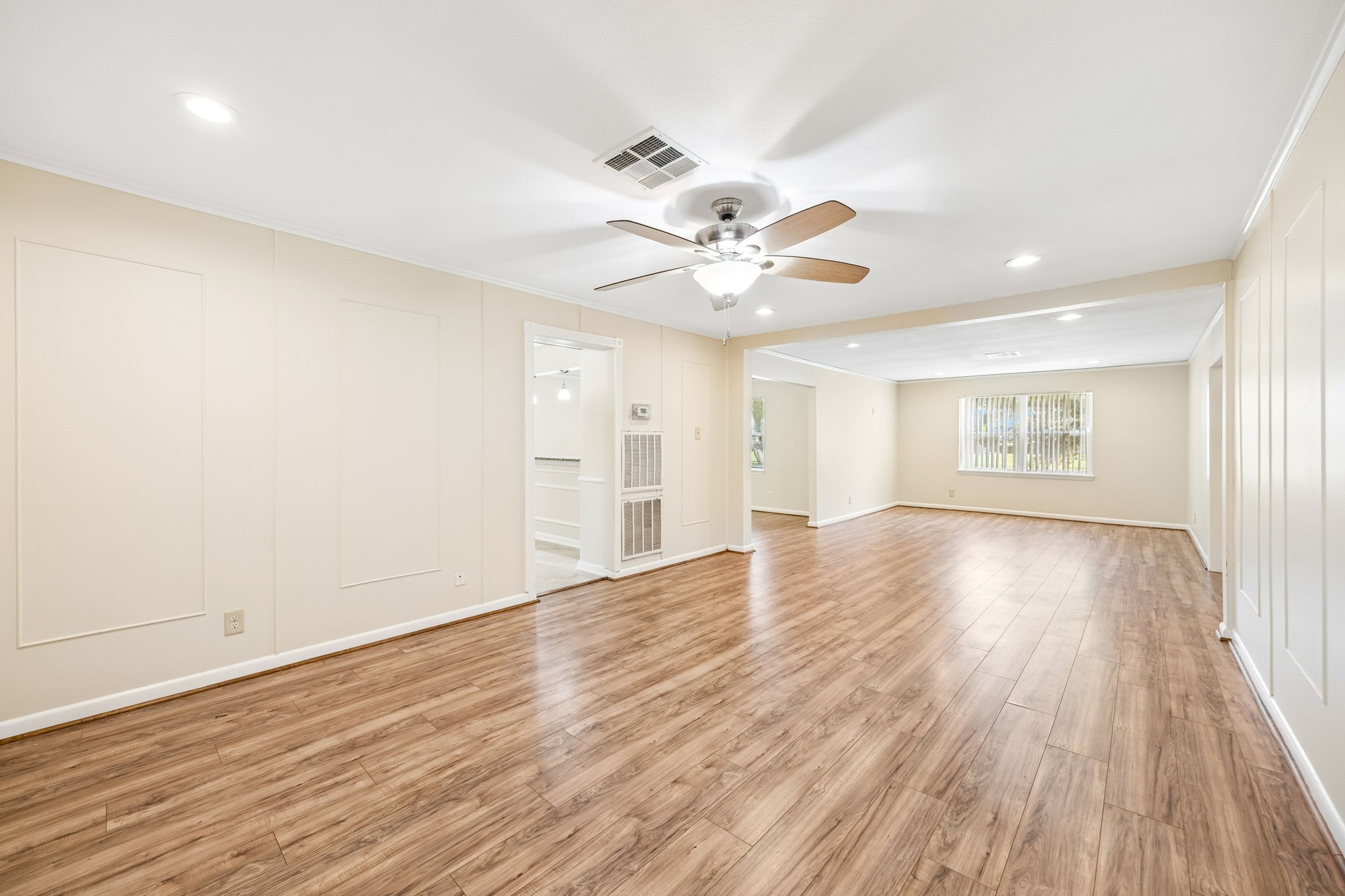 5226 W Bellfort Avenue, Houston, TX 77035