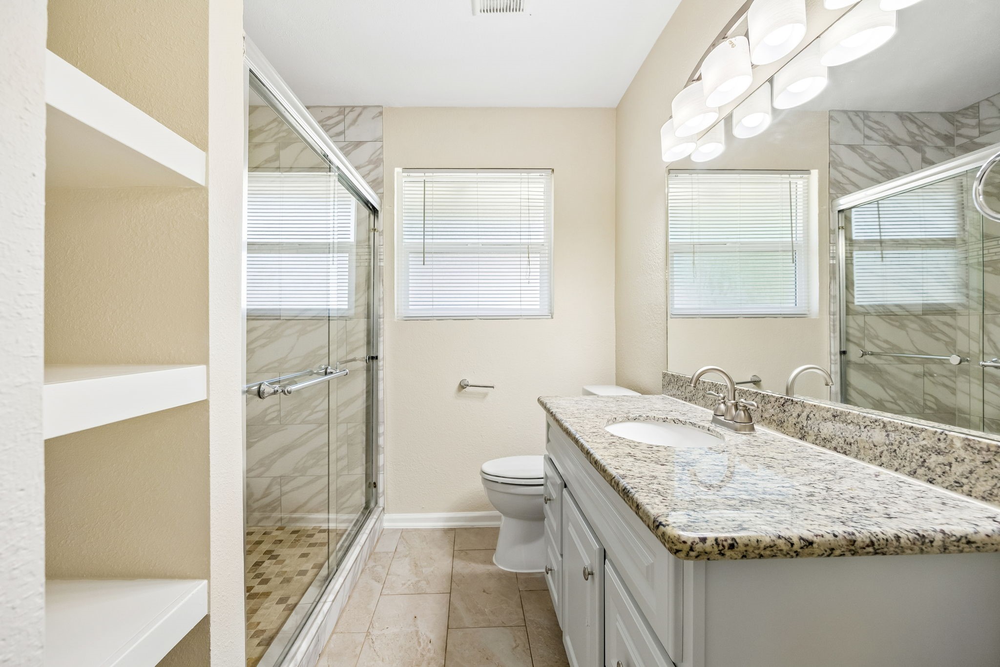 5226 W Bellfort Avenue, Houston, TX 77035