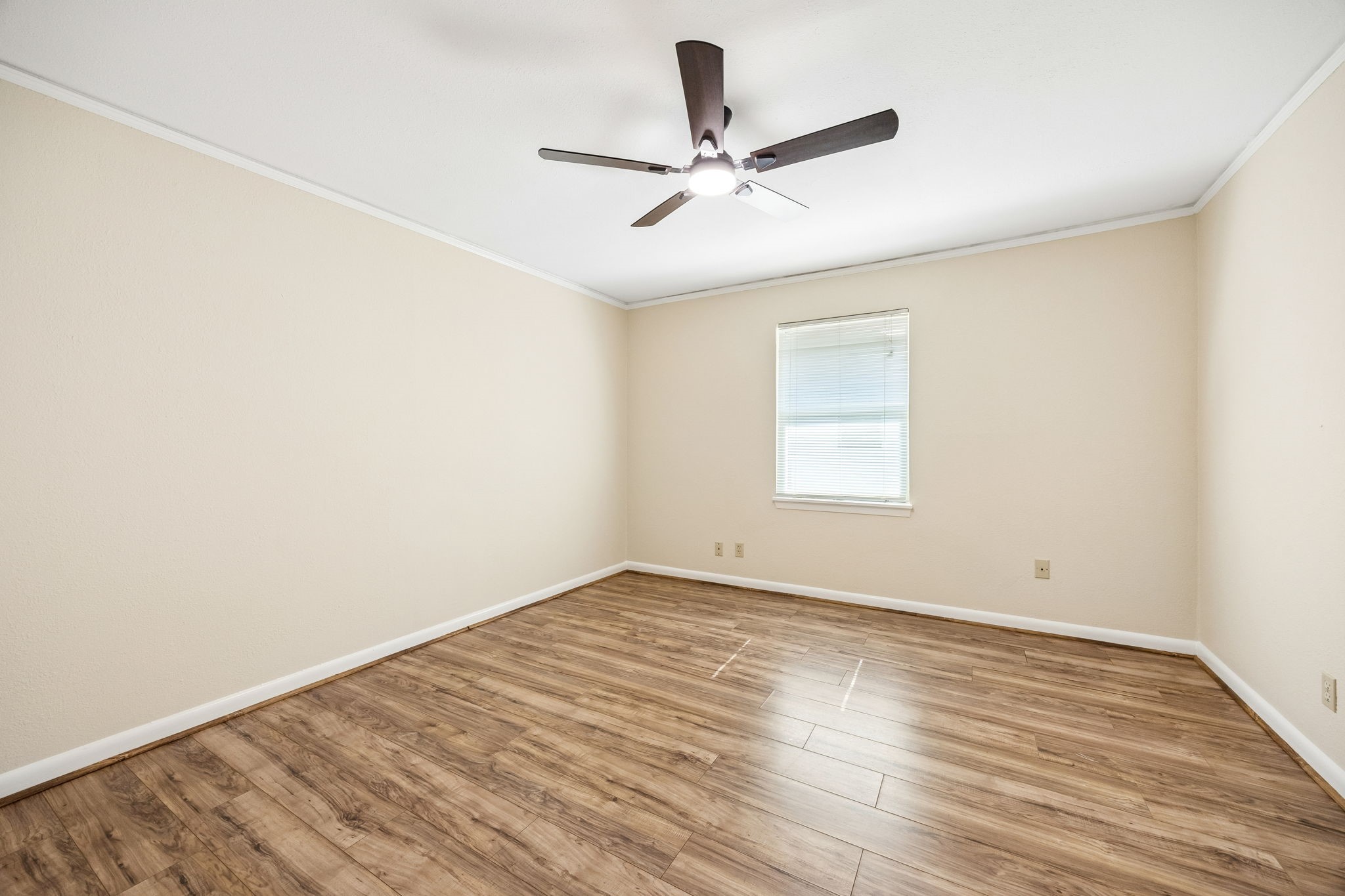5226 W Bellfort Avenue, Houston, TX 77035