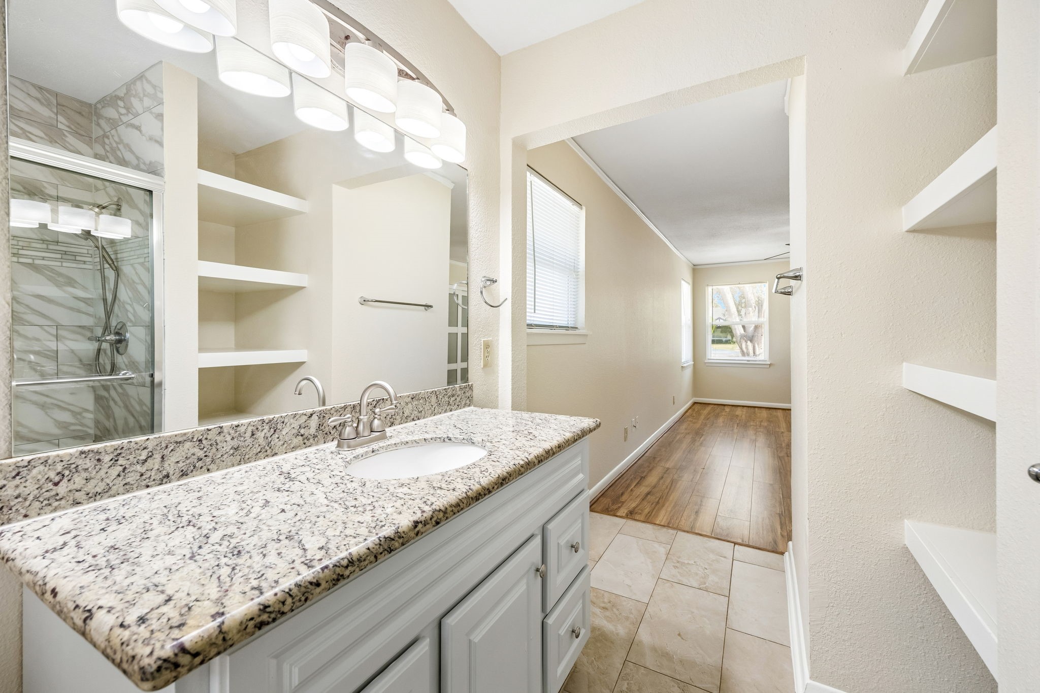 5226 W Bellfort Avenue, Houston, TX 77035