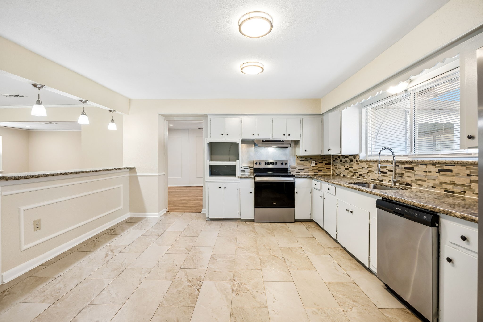 5226 W Bellfort Avenue, Houston, TX 77035