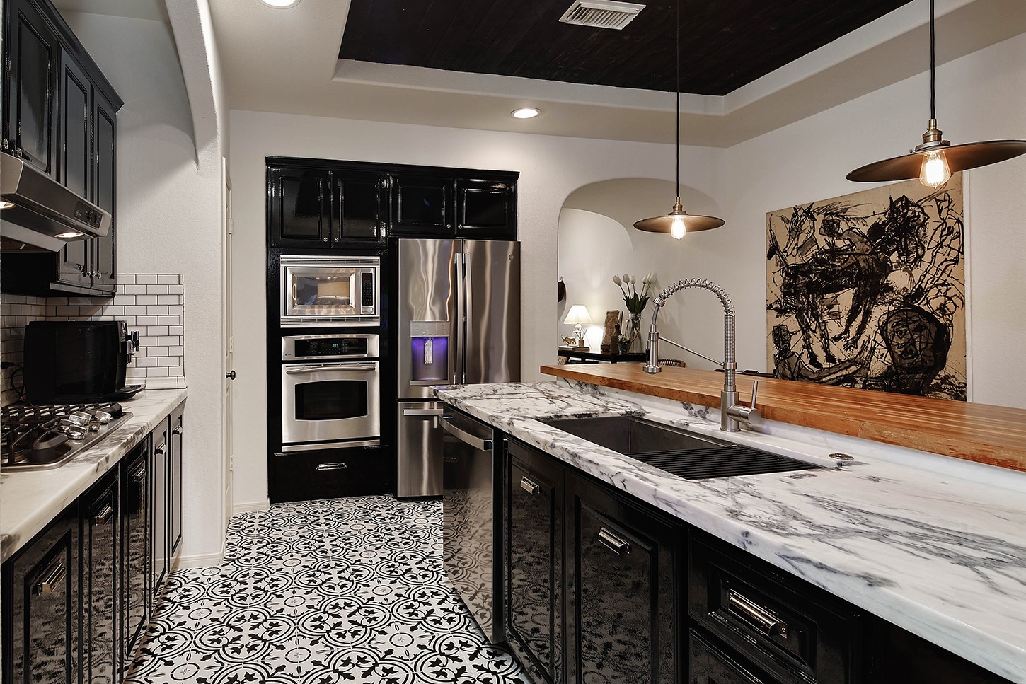 63 DOUVAINE, The Woodlands, TX 77382
