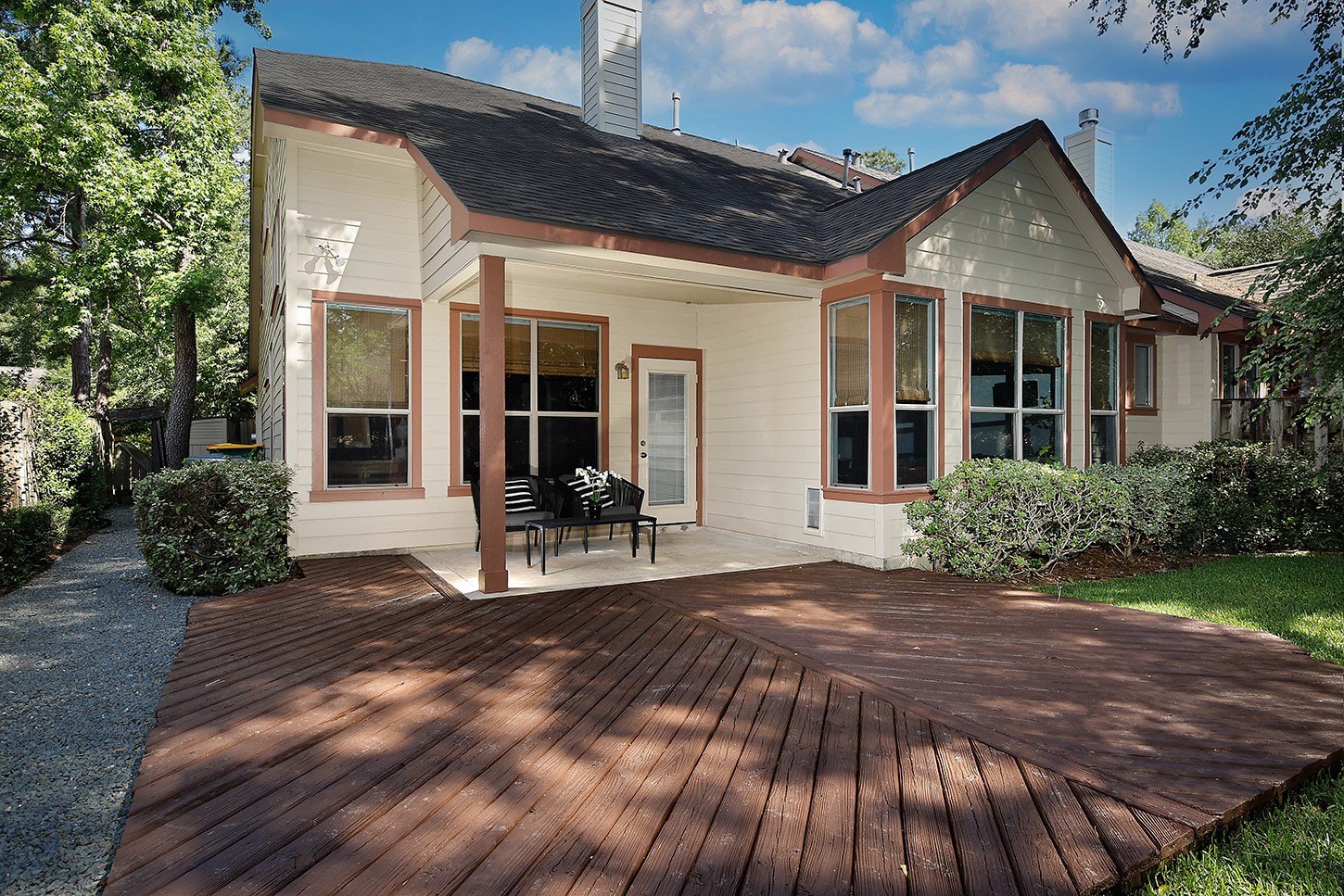 63 DOUVAINE, The Woodlands, TX 77382