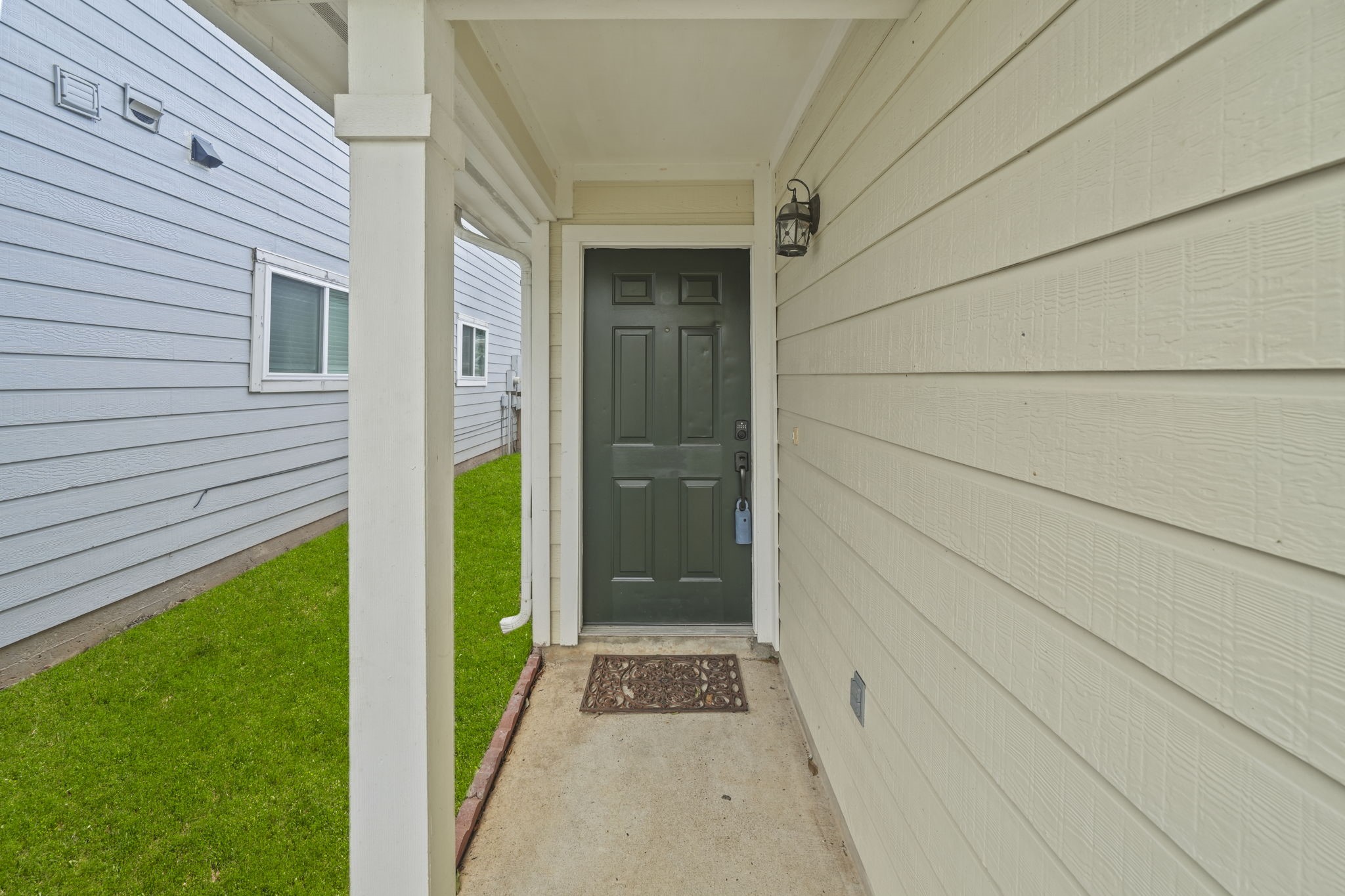 Covered front entryway