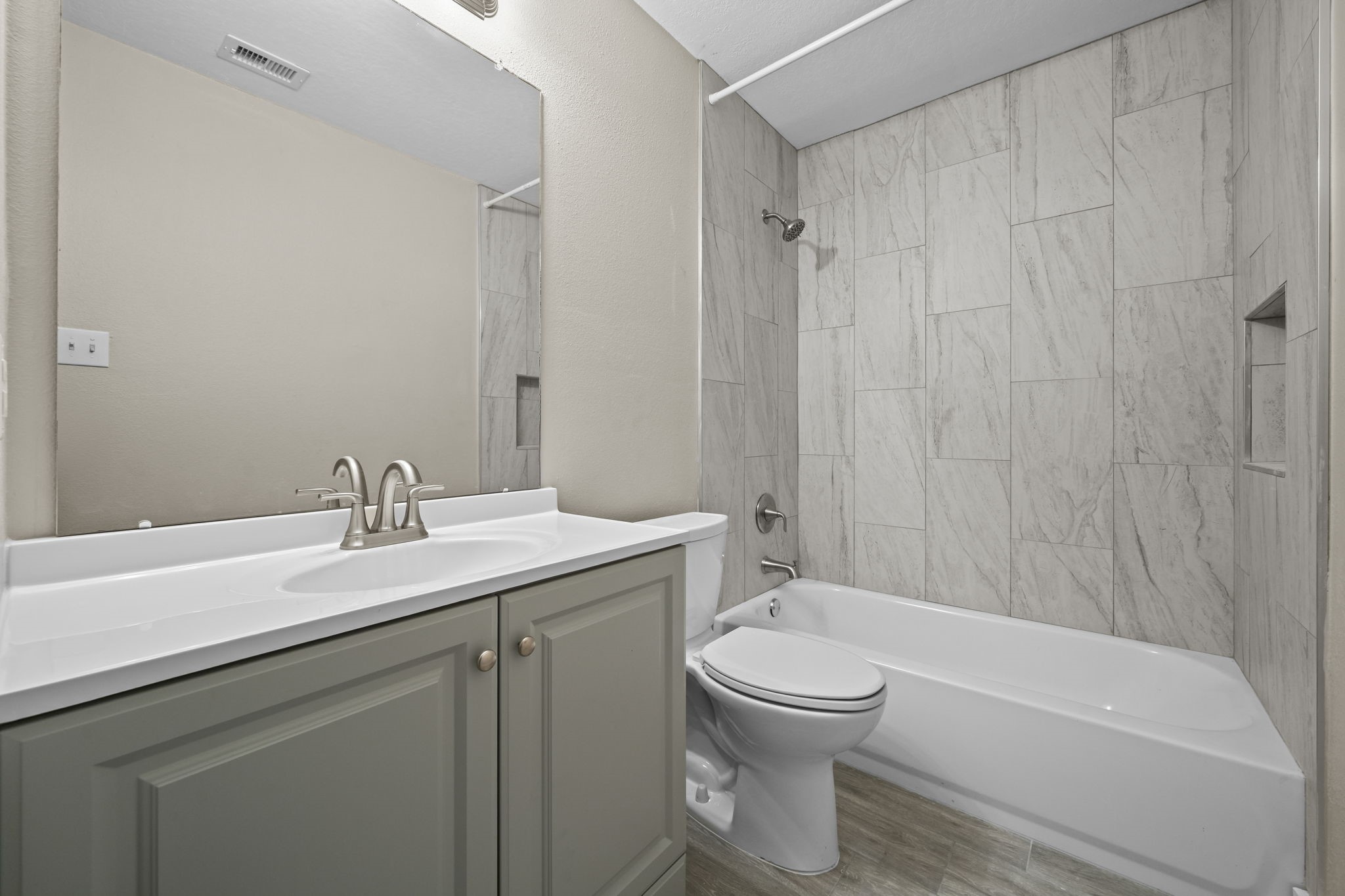 2nd Bathroom