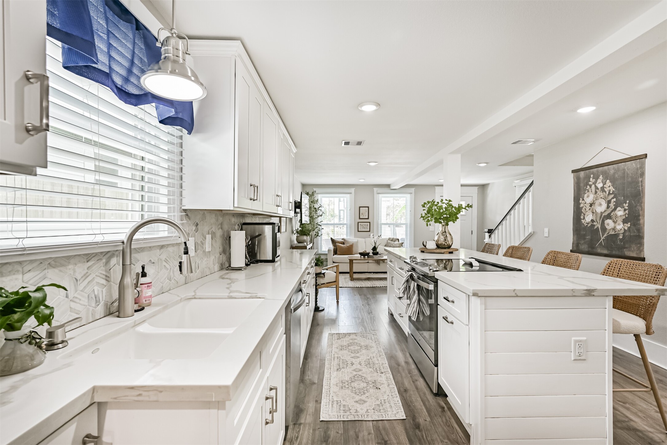 3010 Bernardo De Galvez Avenue, Galveston, TX 77550