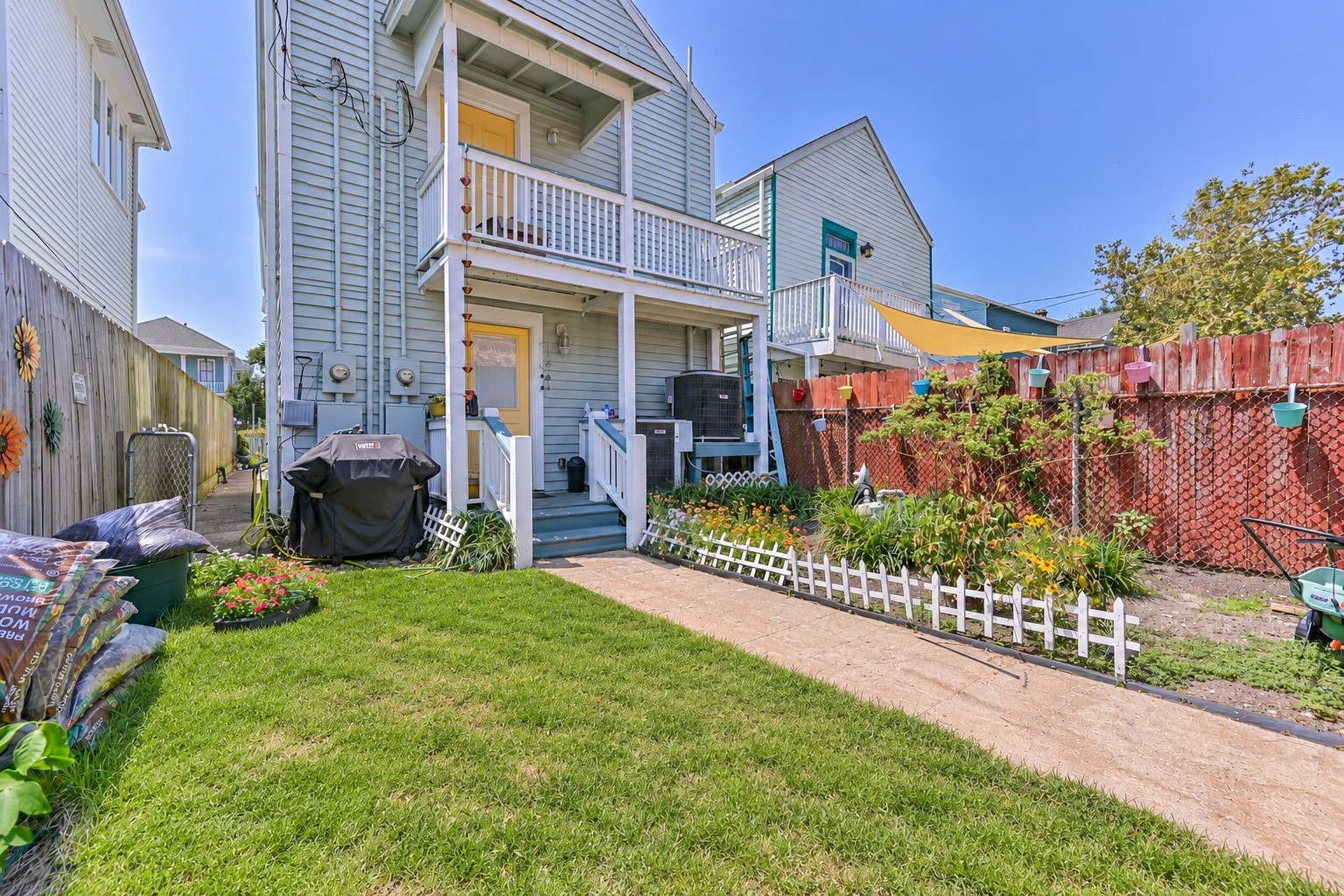 3010 Bernardo De Galvez Avenue, Galveston, TX 77550