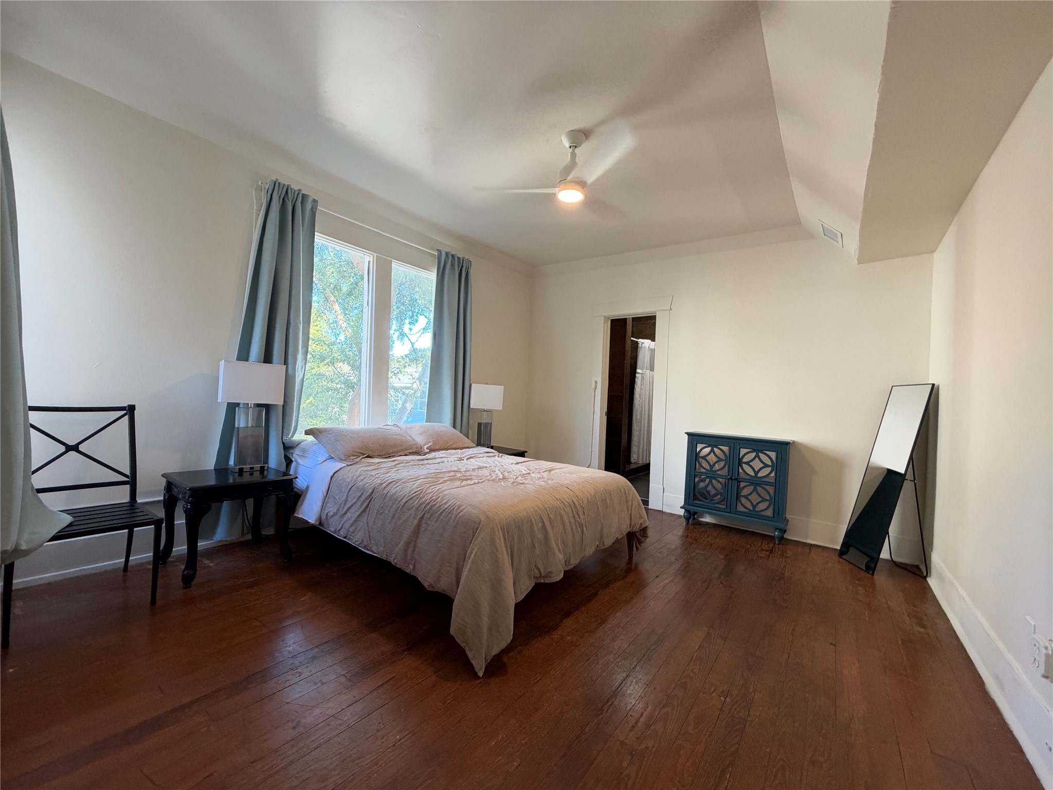 402 Hyde Park Boulevard, #4, Houston, TX 77006 402 Hyde Park Boulevard, #4, Houston, TX 77006