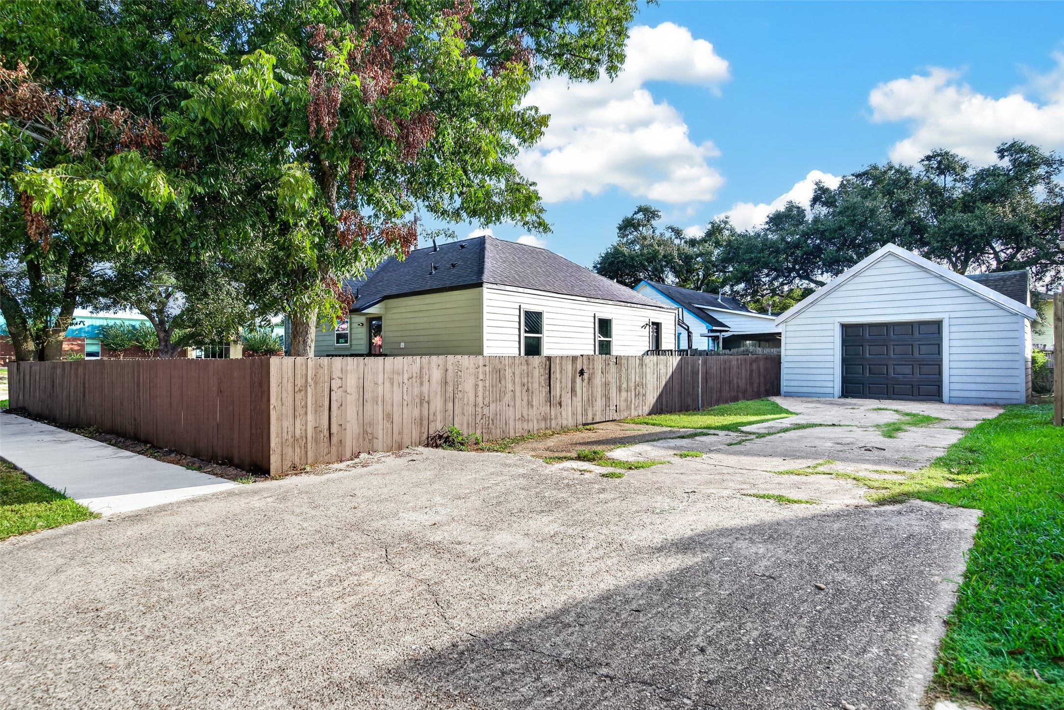 202 Jackson Avenue, Pasadena, TX 77506