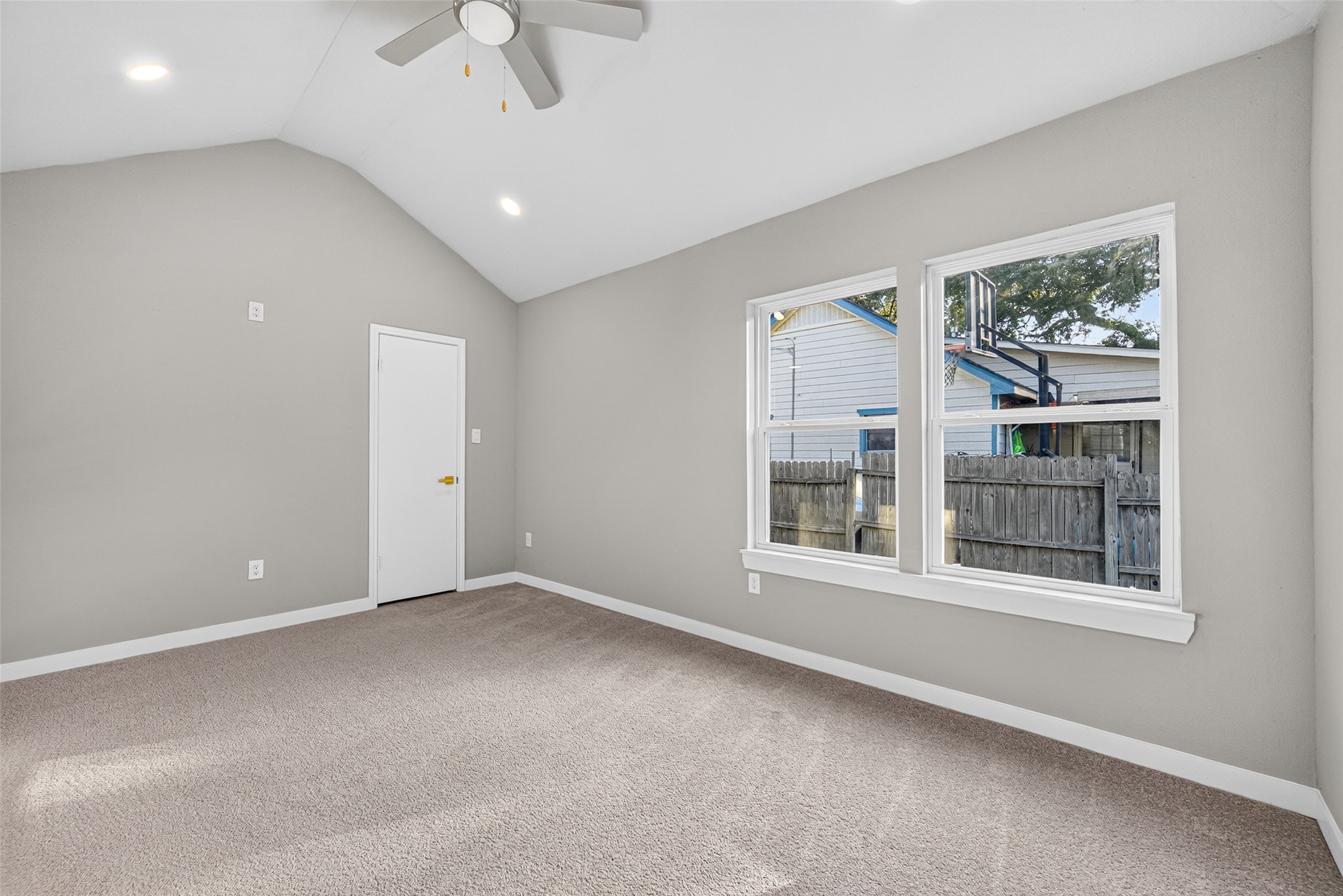 202 Jackson Avenue, Pasadena, TX 77506
