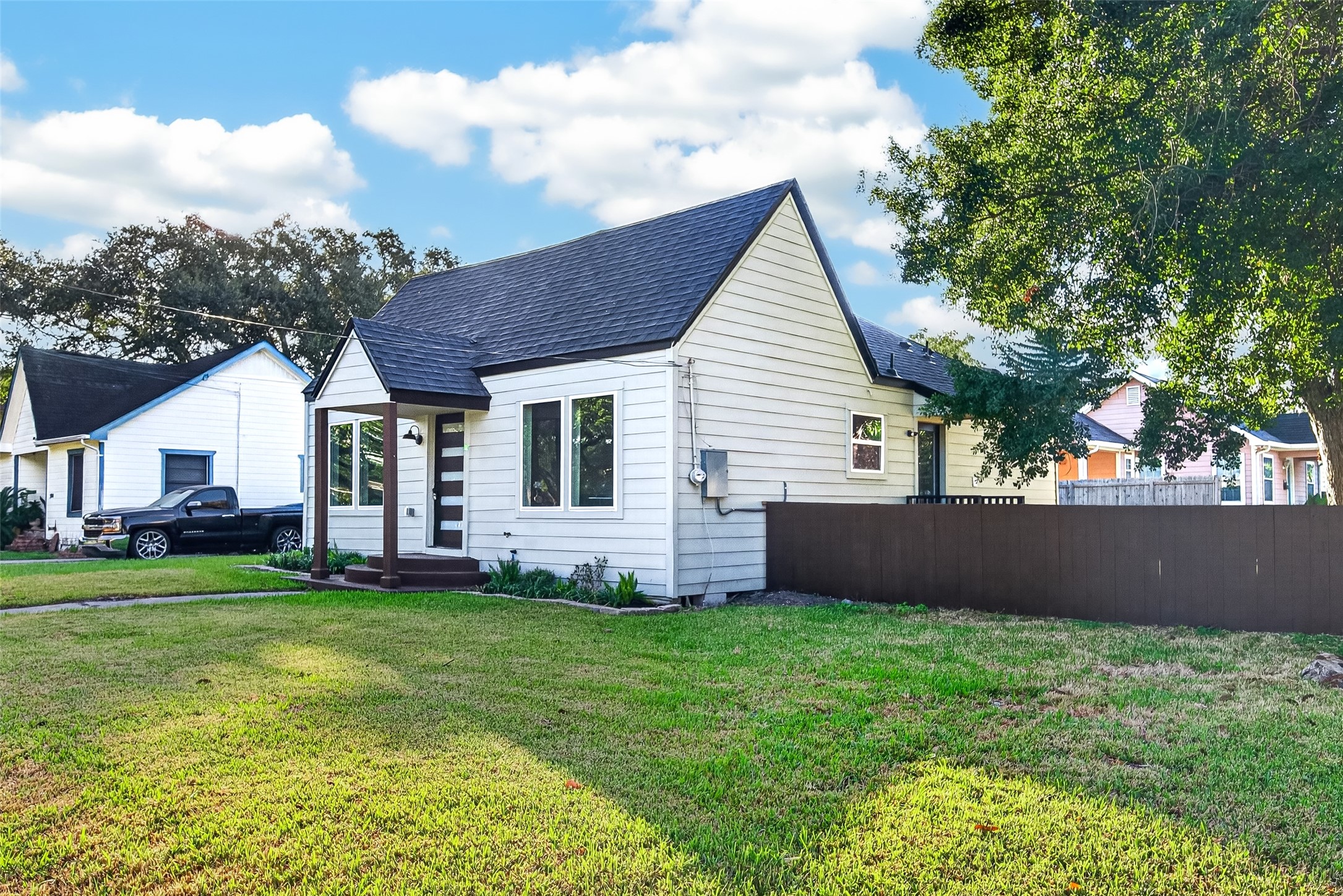 202 Jackson Avenue, Pasadena, TX 77506