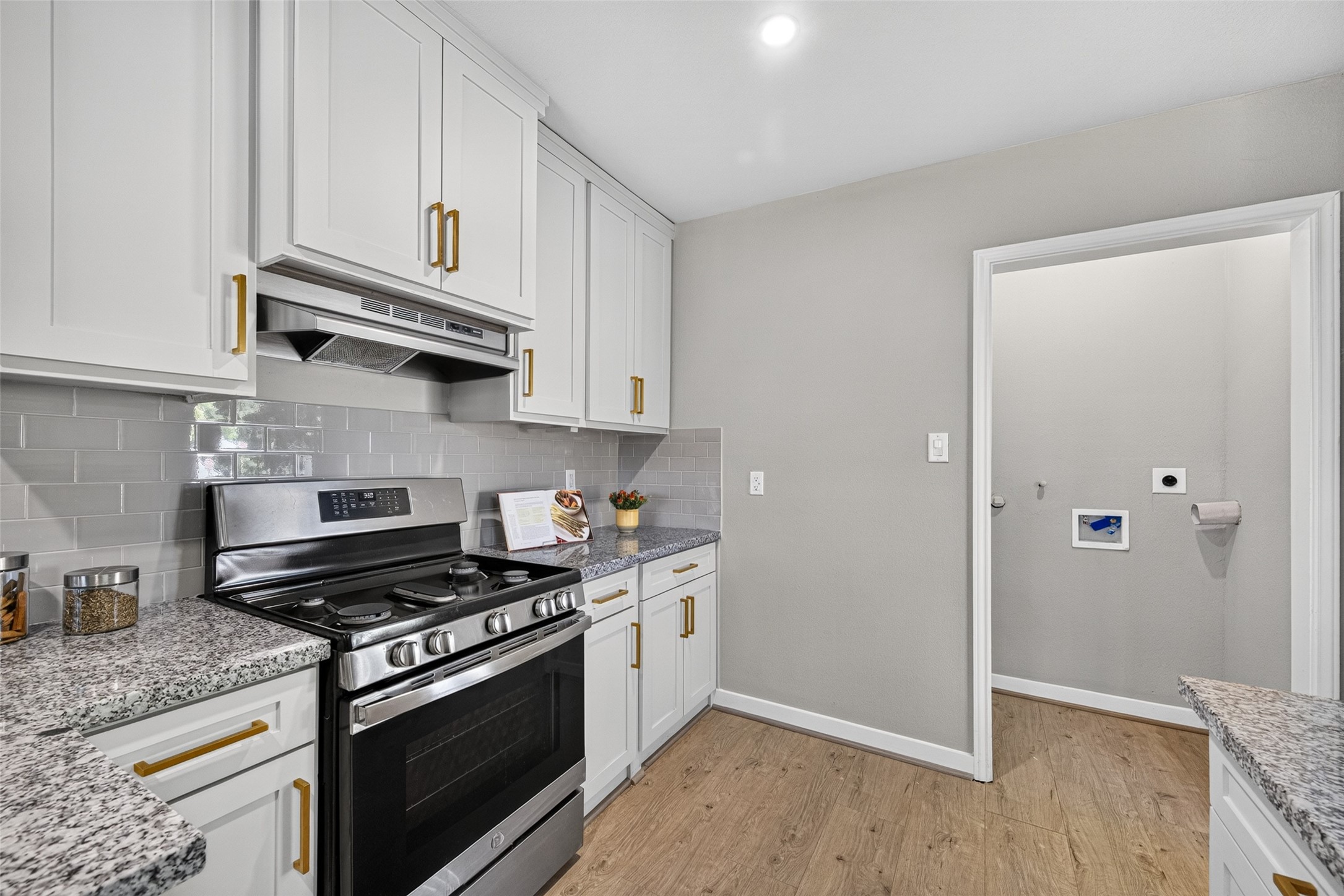 202 Jackson Avenue, Pasadena, TX 77506