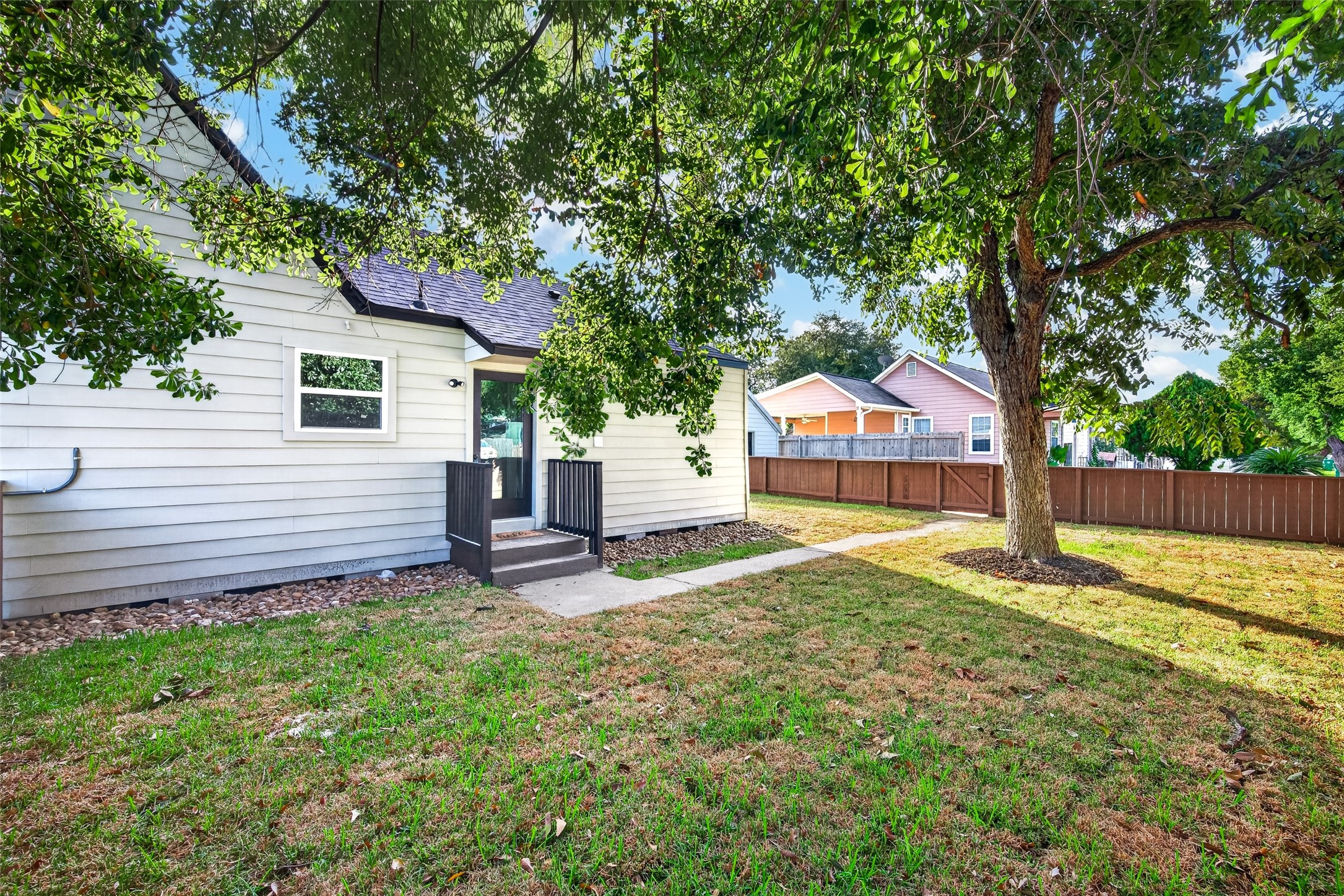 202 Jackson Avenue, Pasadena, TX 77506