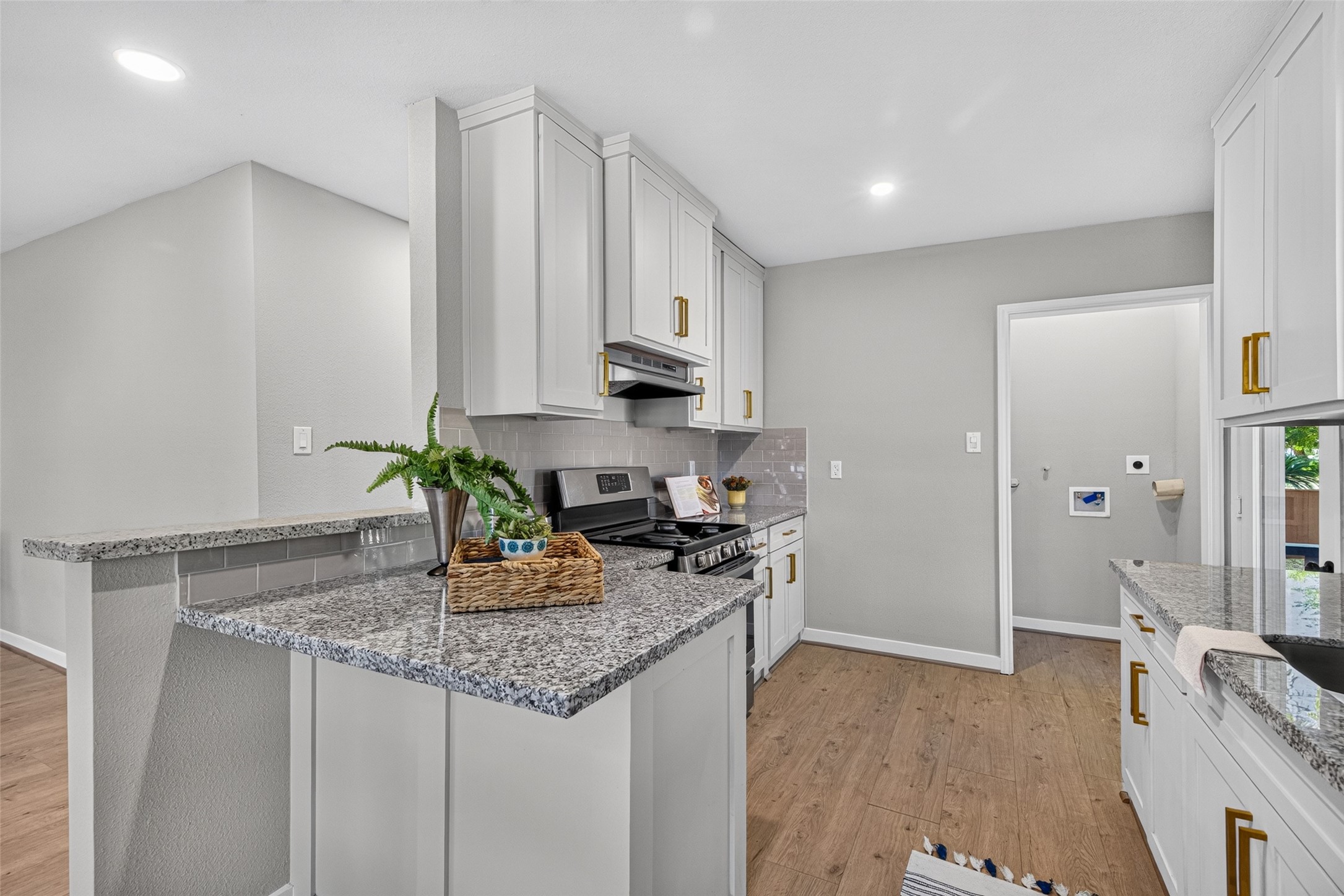 202 Jackson Avenue, Pasadena, TX 77506
