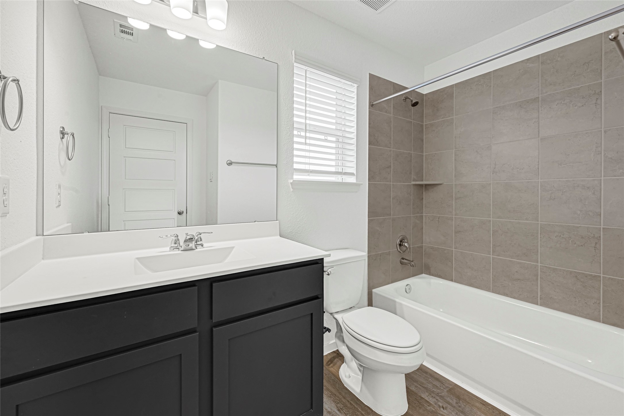 2107 Sanders Brook Drive, Baytown, TX 77521